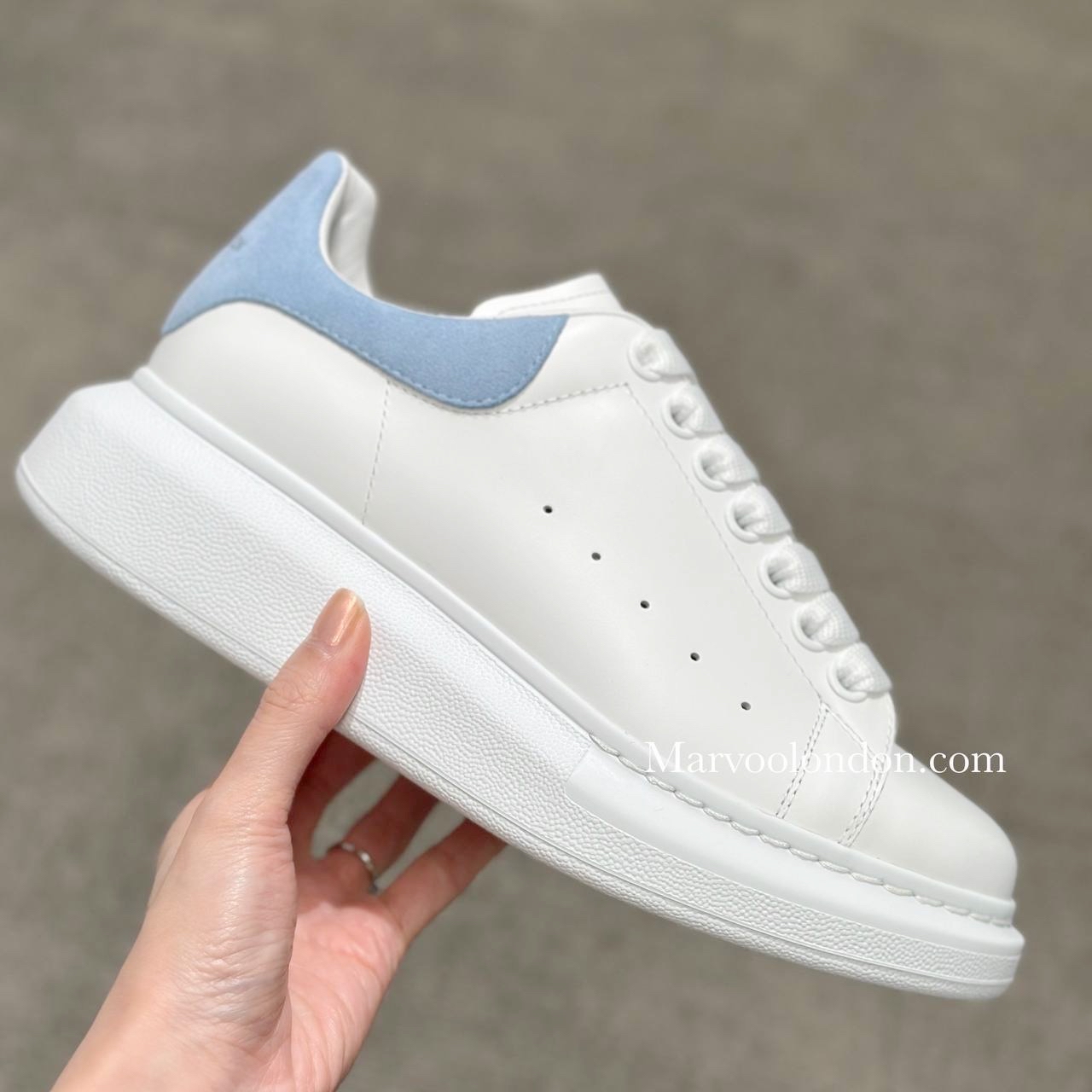 限時優惠✨訂貨📮McQueen 經典款霧霾藍sneaker  Size 36-39/40