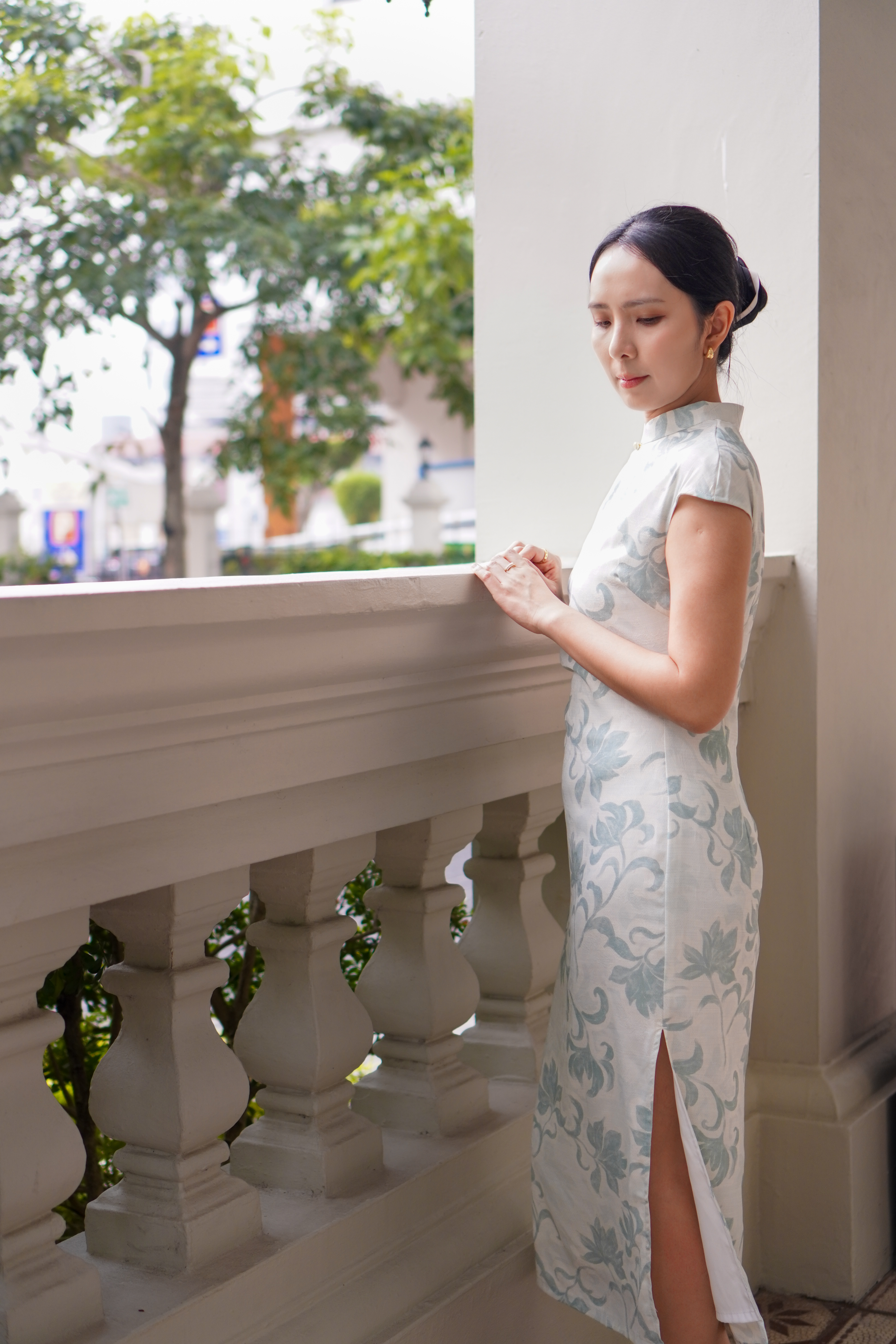 花影流韵旗袍 Floral Elegance Cheongsam