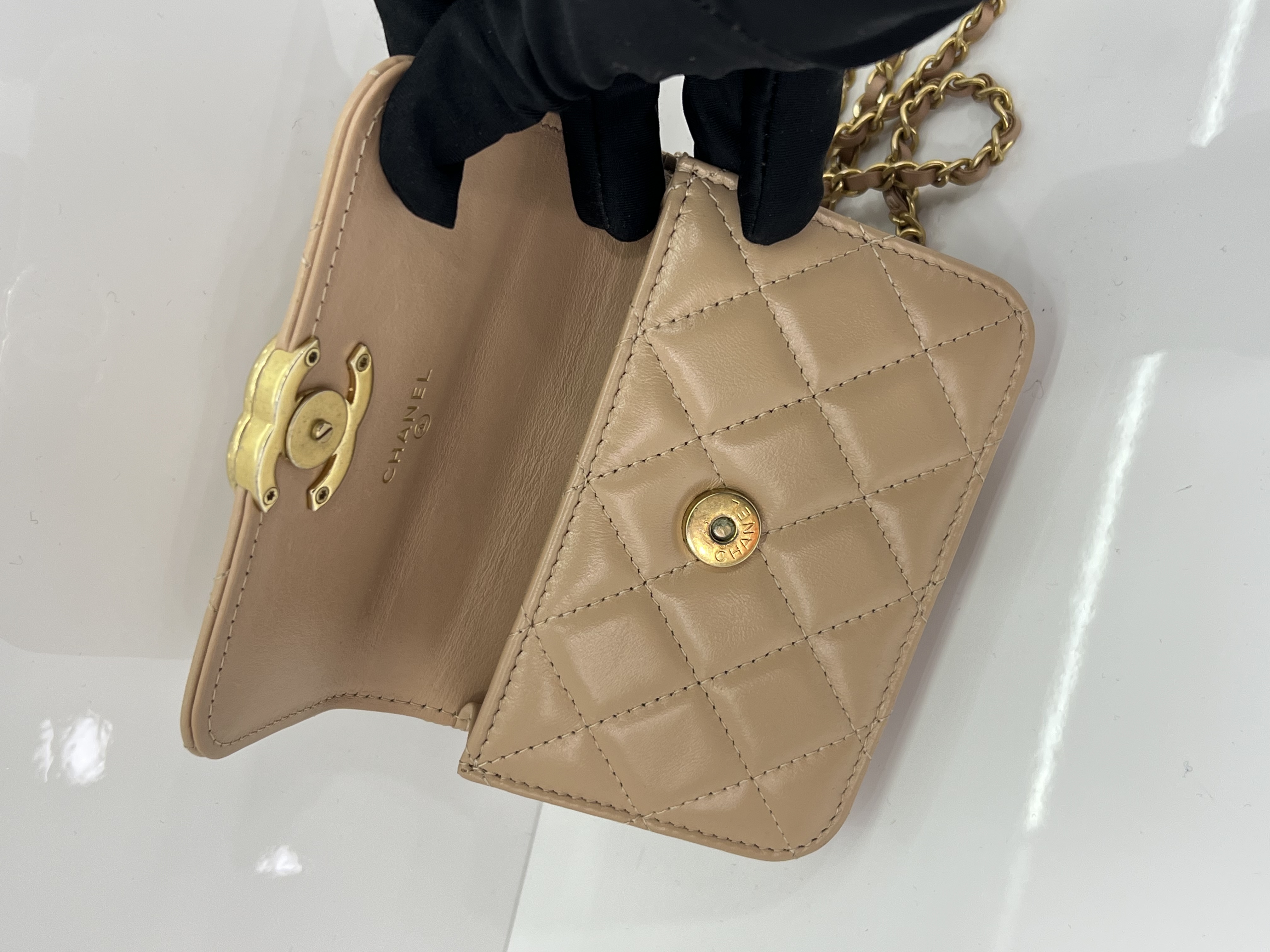 直播貨品 |  [1個-$100 2個-$300］EE107