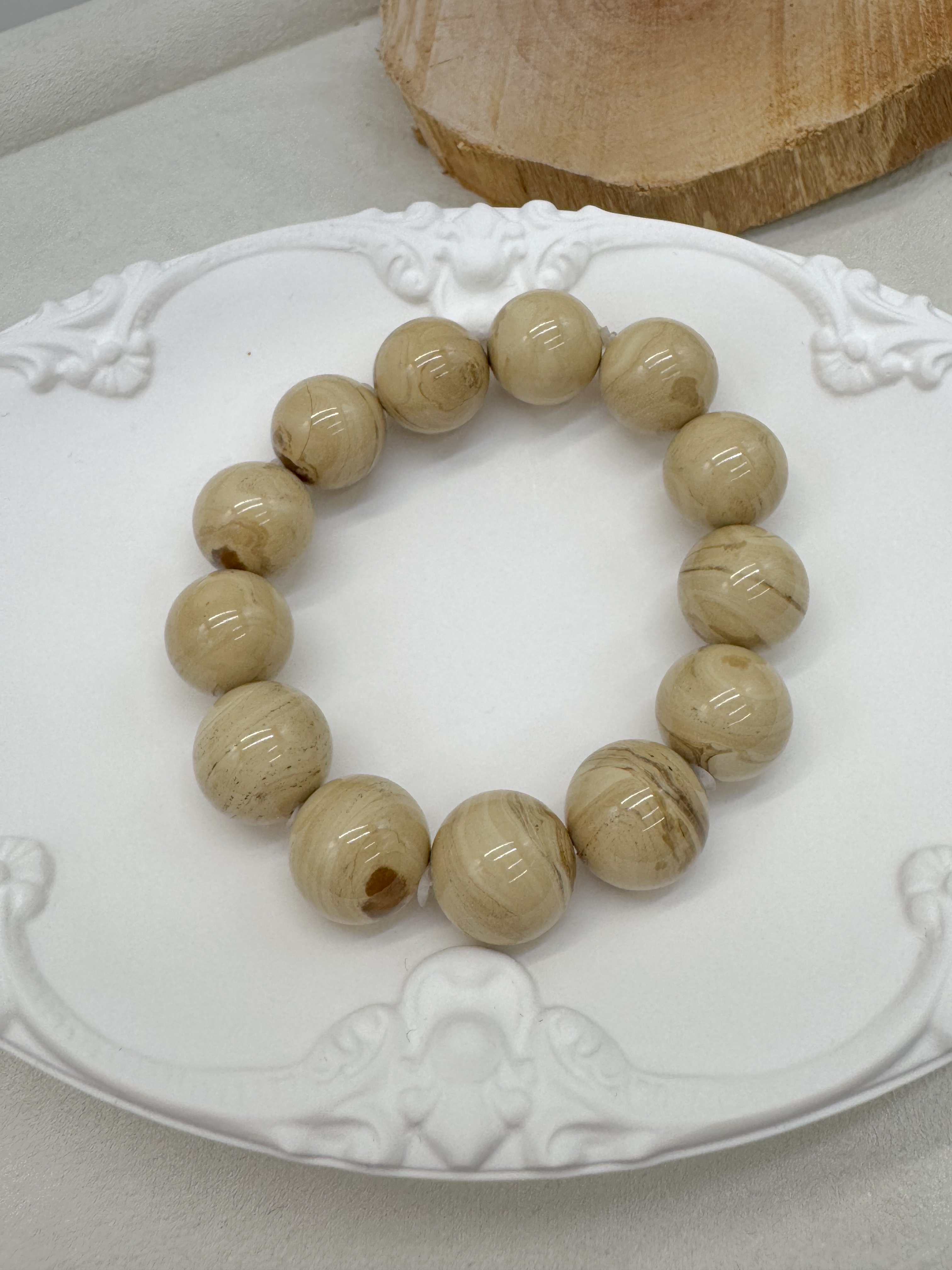 瓷白溶洞圓珠手鍊(13+mm)