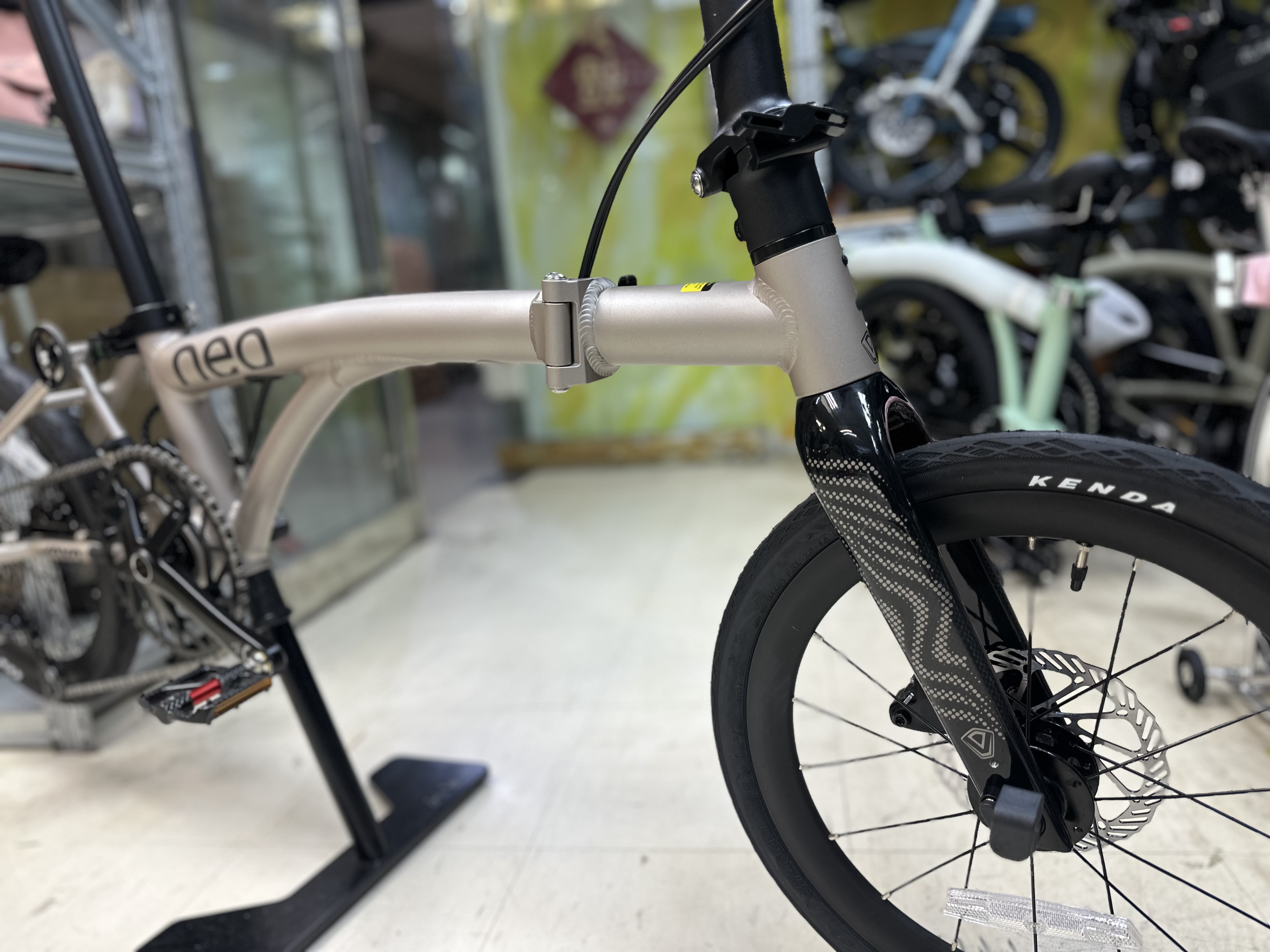 Java Neo 349 16” 碳纖維前叉 拉線轉波 9speed 