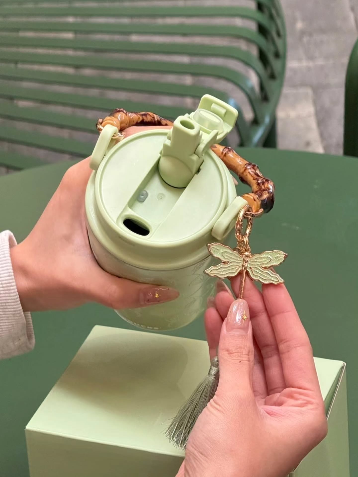 星巴克💚春序纹样系列『不锈钢双饮口杯配中式提手挂饰』🇨🇳