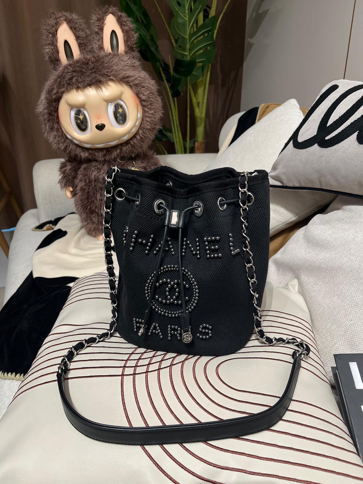 Chanel DEAUVILLE drawstring bucket bag ,black ,98%new ✅card✅dust bag✅box 