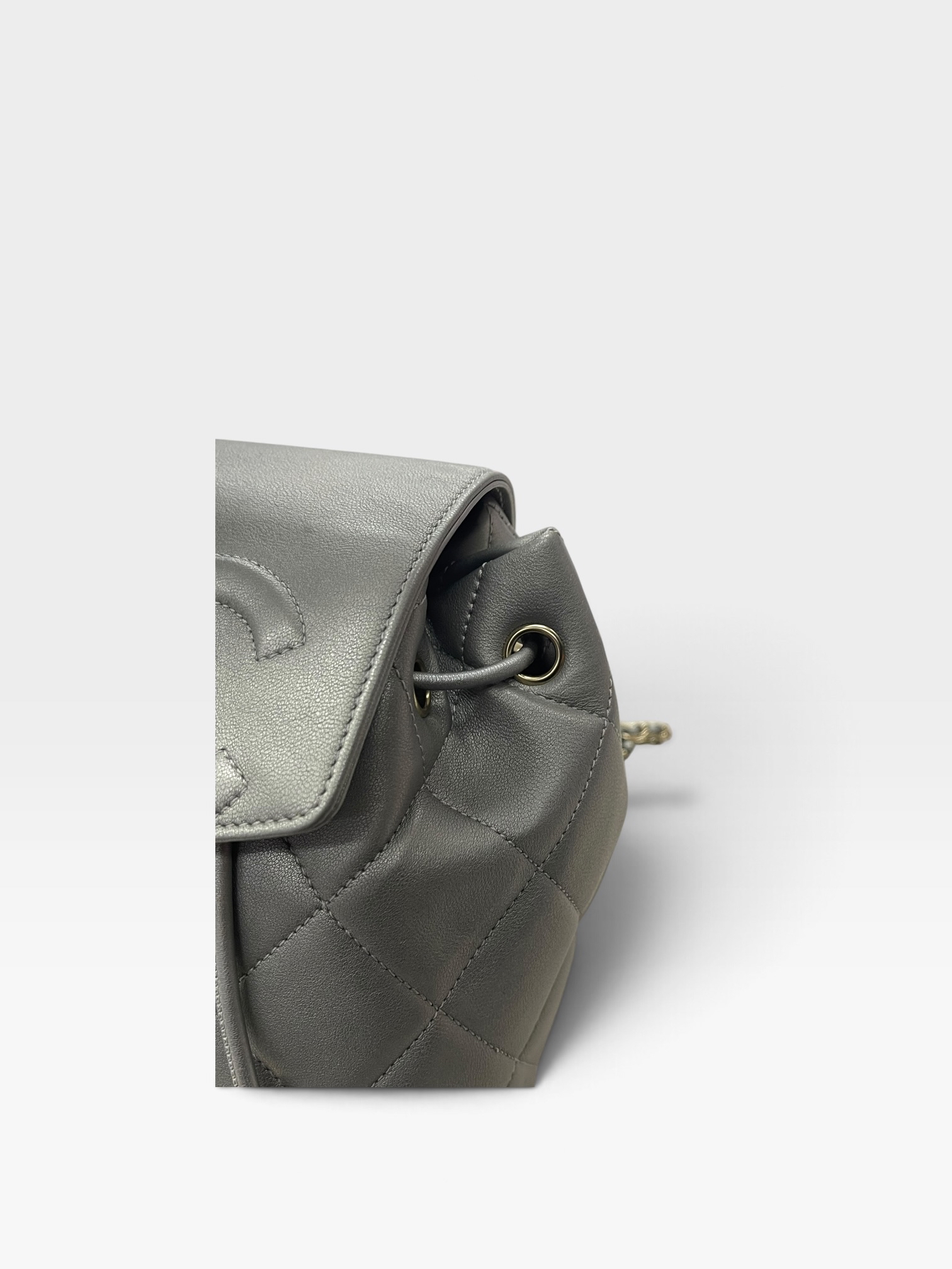 Pre-Owned CHANEL Matelassé Flap Backpack / Product Code: 102908