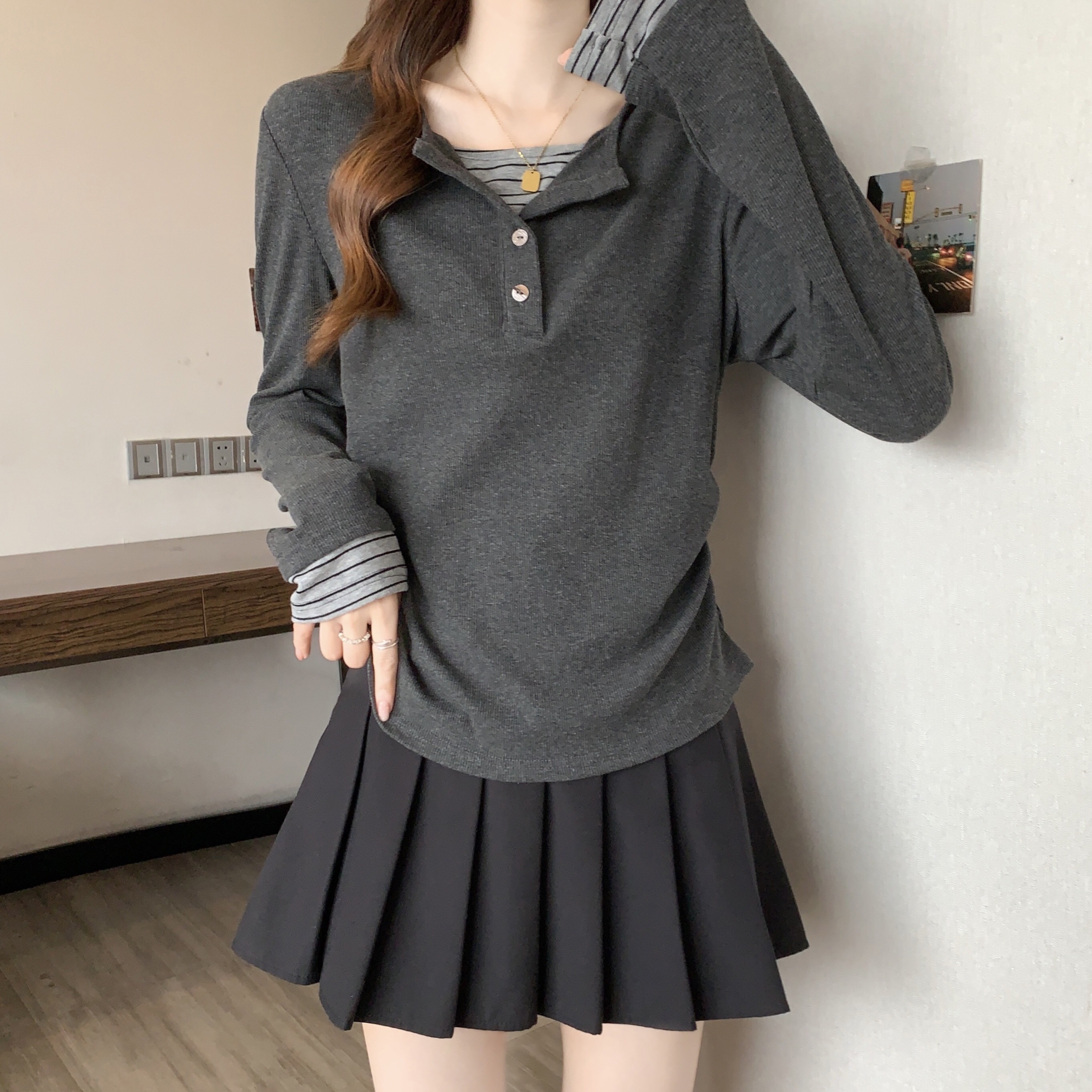 B81(6782) 韩系高级感假两件拼接横纹内搭与袖边灰上衣