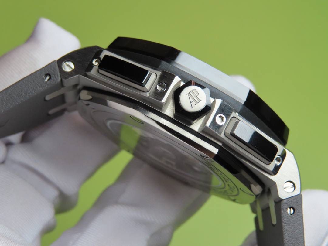 爱彼皇家橡树离岸型计时码表