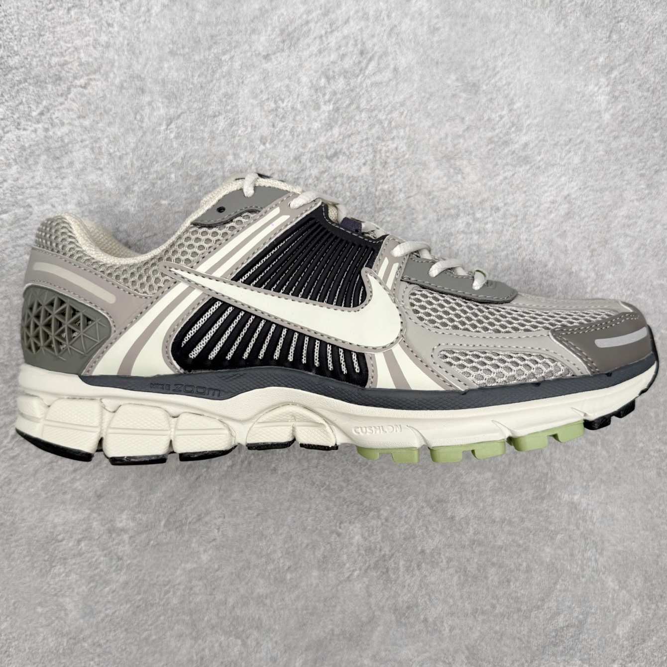 Nike Air Zoom Vomero 5 FB8825-001