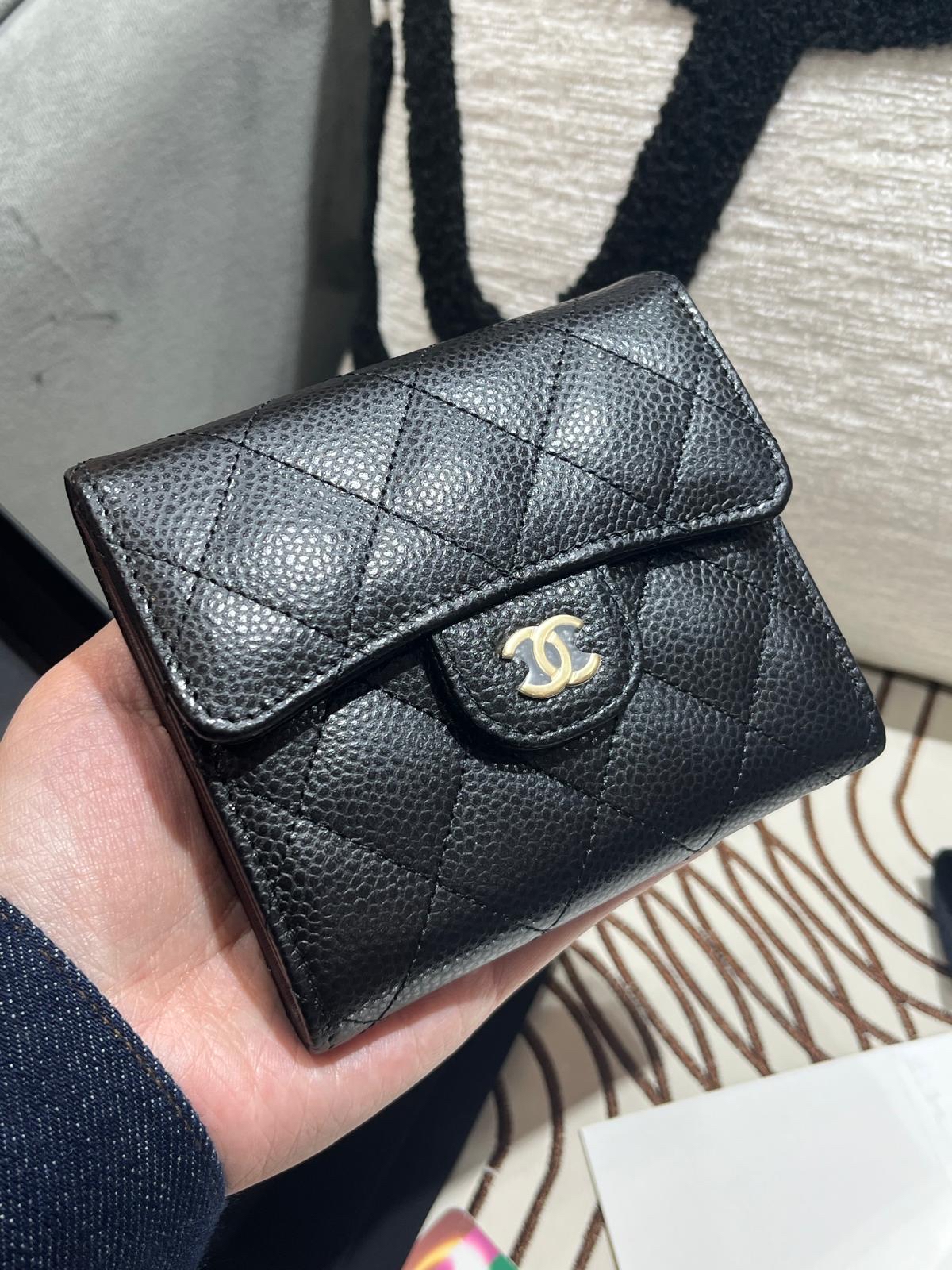 全新 Chanel Classic Flap Wallet 黑色魚子醬牛皮金扣 100%Authentic, Brand New 全新 ✅收據✅晶片✅Dust Bao✅Box