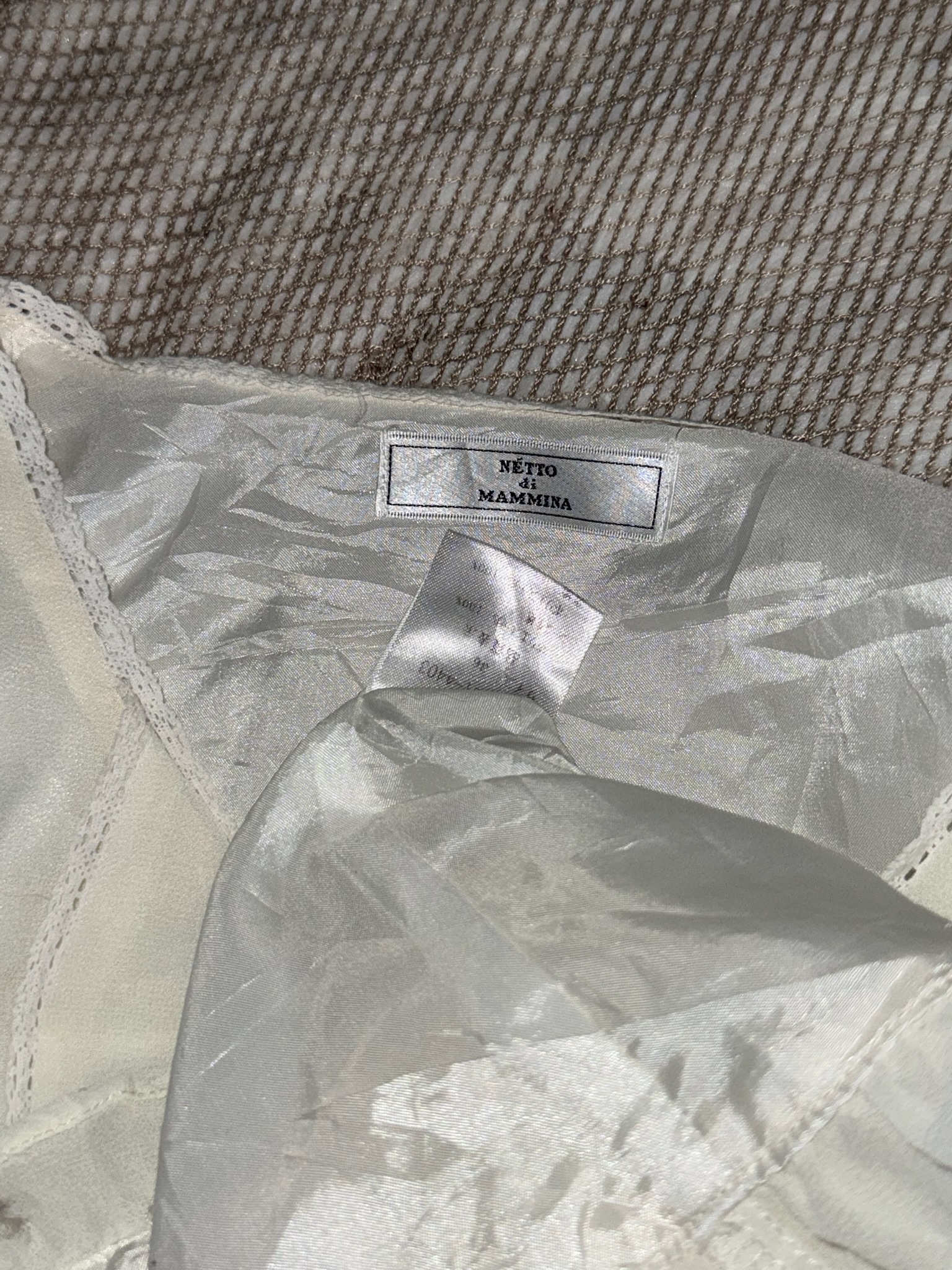 Tetto di Mammisa Cream Blouse with Oversized Bow
