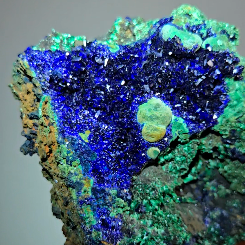 Azurite malachite chrysocolla specimen with big gems - AZ20