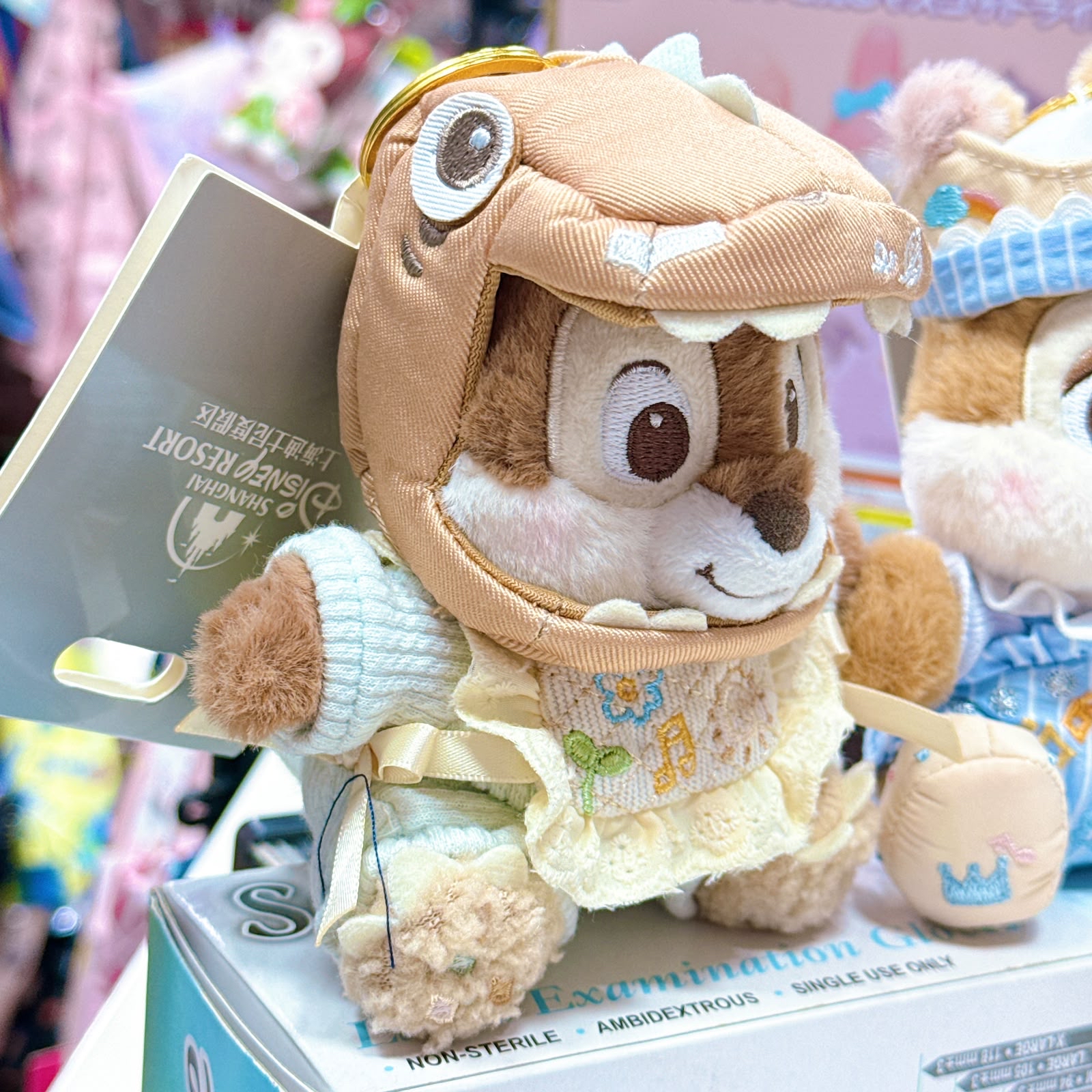 上海迪士尼樂園園內限定 chip and dale 公仔掛飾 一對發售