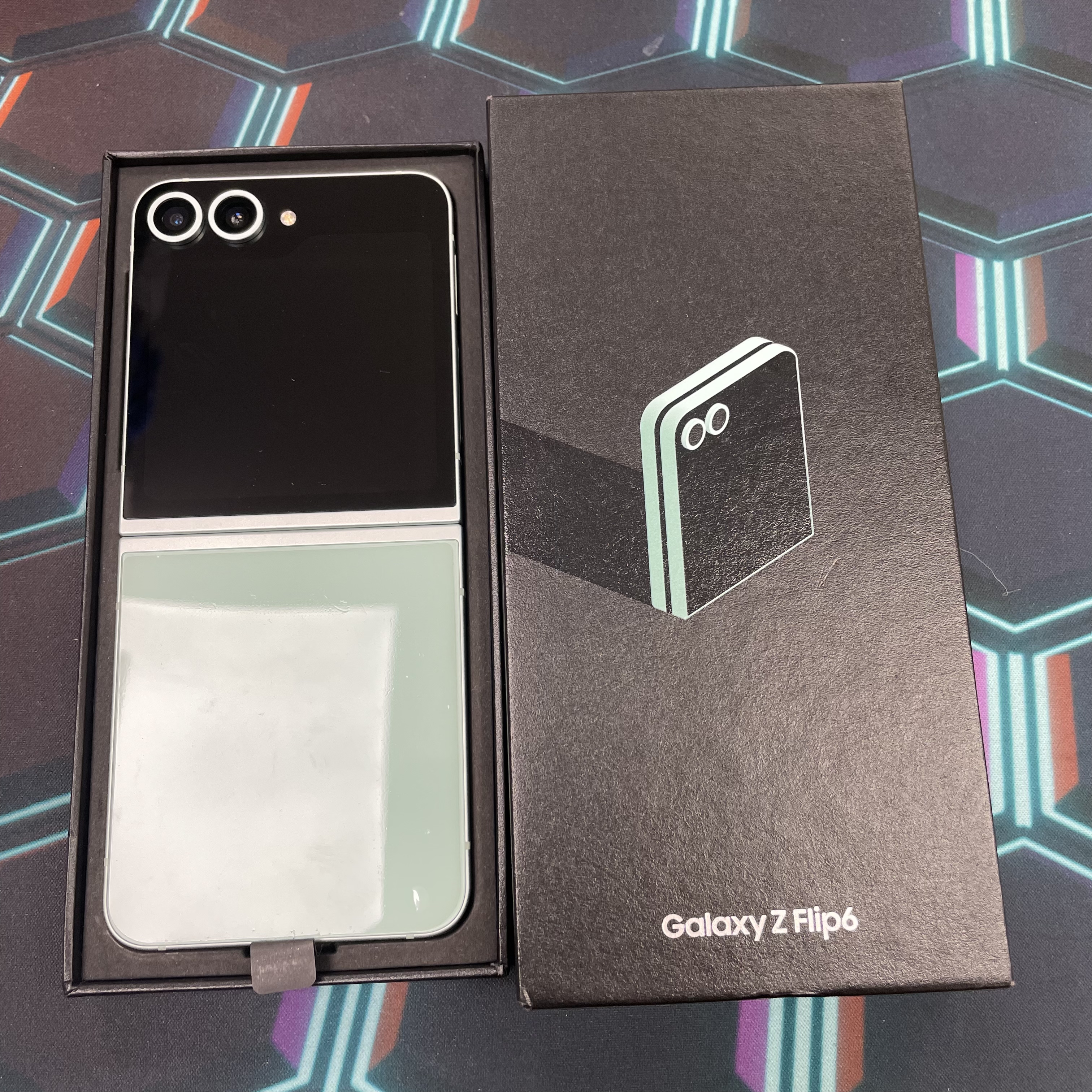 *6828B Galaxy Z Flip 6 完美機 12+512GB 綠色 green 國際版