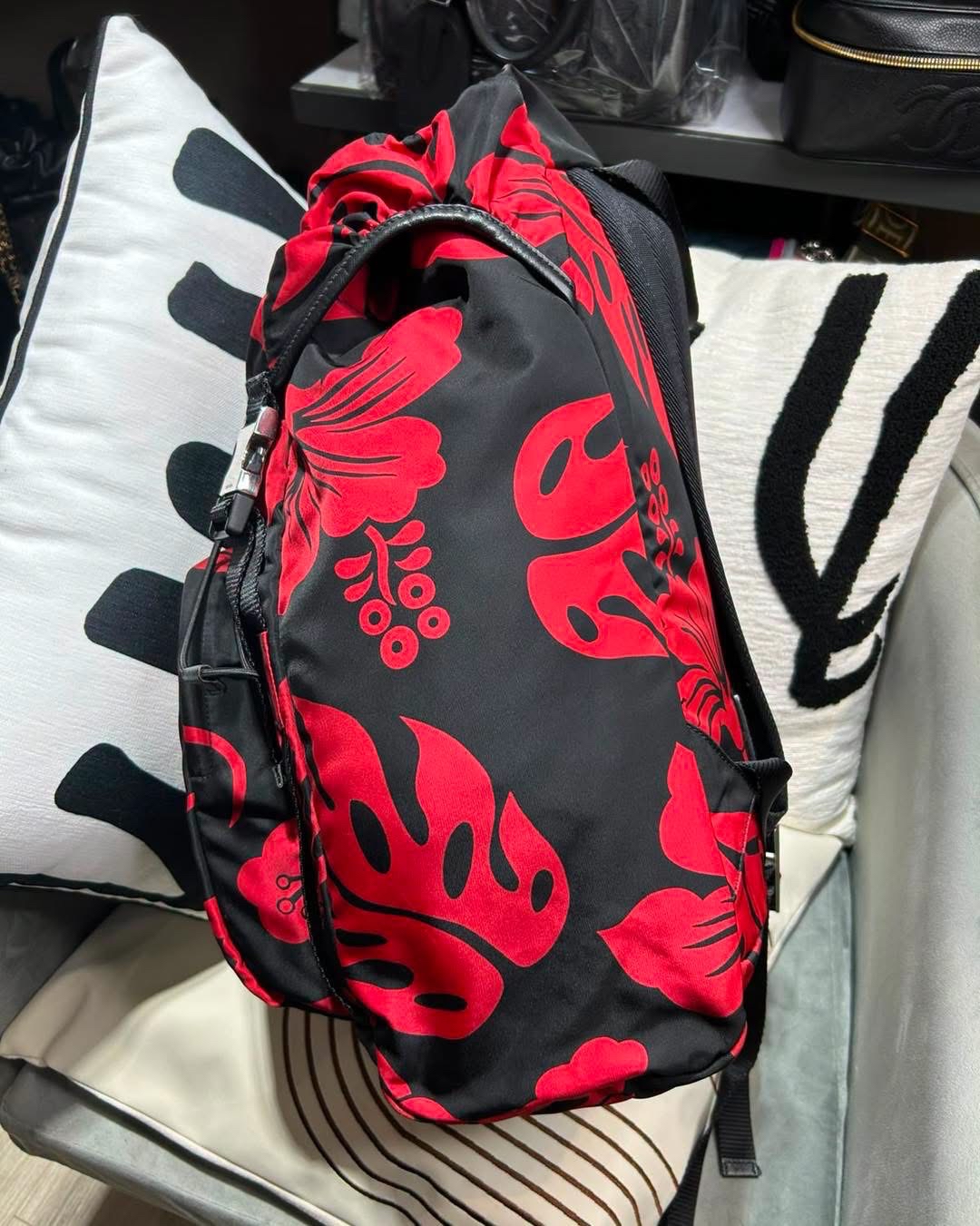 Prada Backpack nylon  100%Authentic, 95%New✅Dust bag