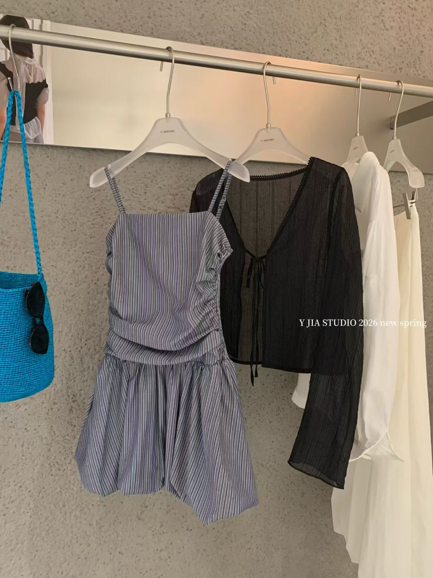 4558 两件套连身裙