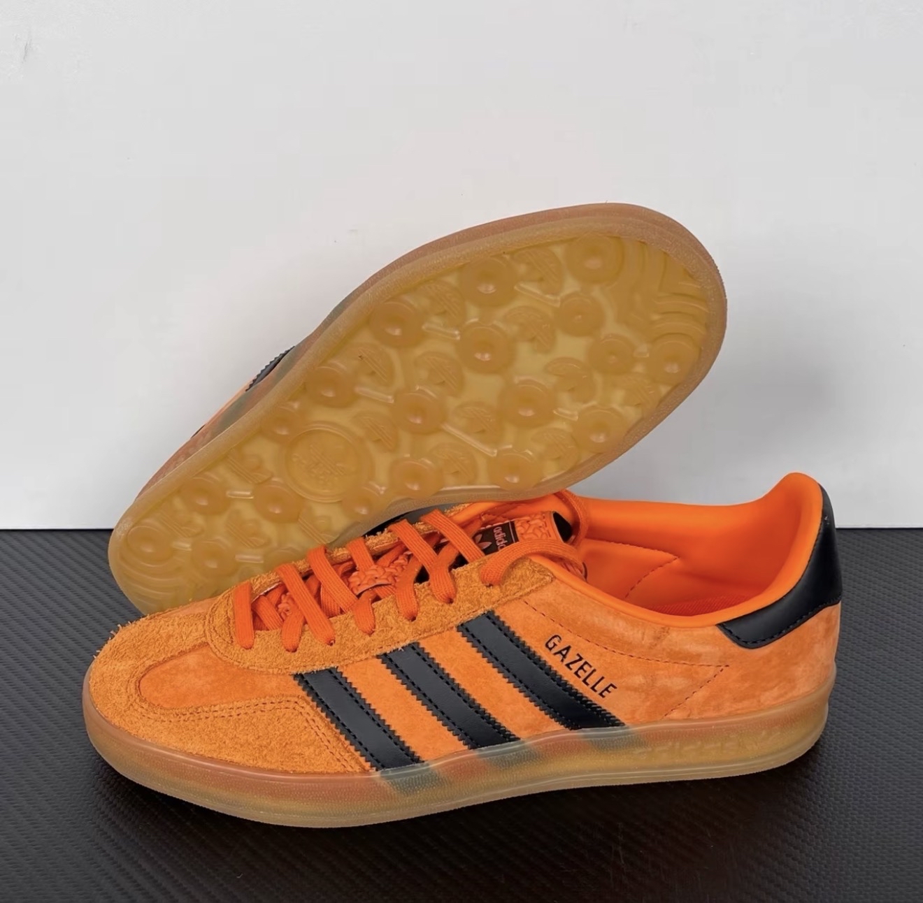 JI3905 Adidas Gazelle Indoor Orange Gum JI3905