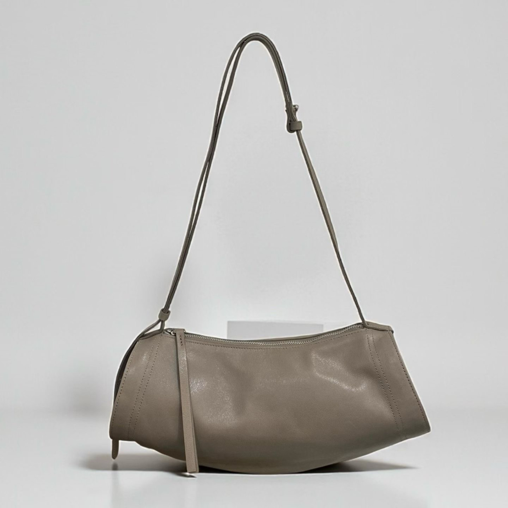 【新品牌Lampas】預訂_Soft Lambskin/Suede Curved Cylinder Bag By Lampas