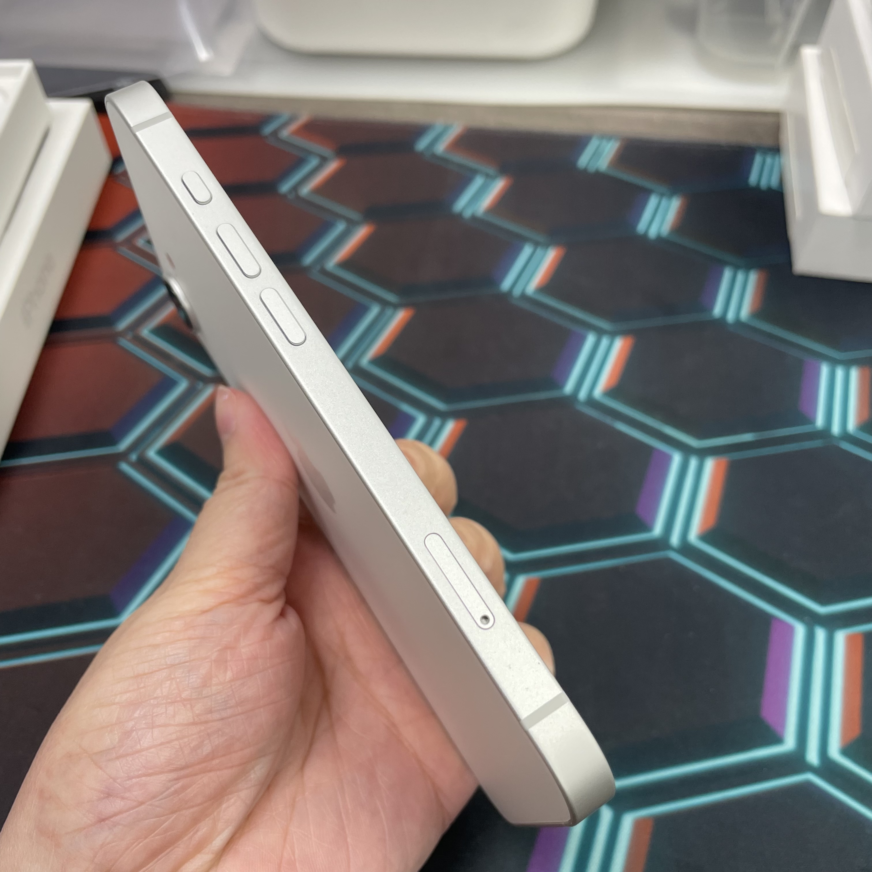 *7939 17e 未使用品 256GB 電100 白色 white