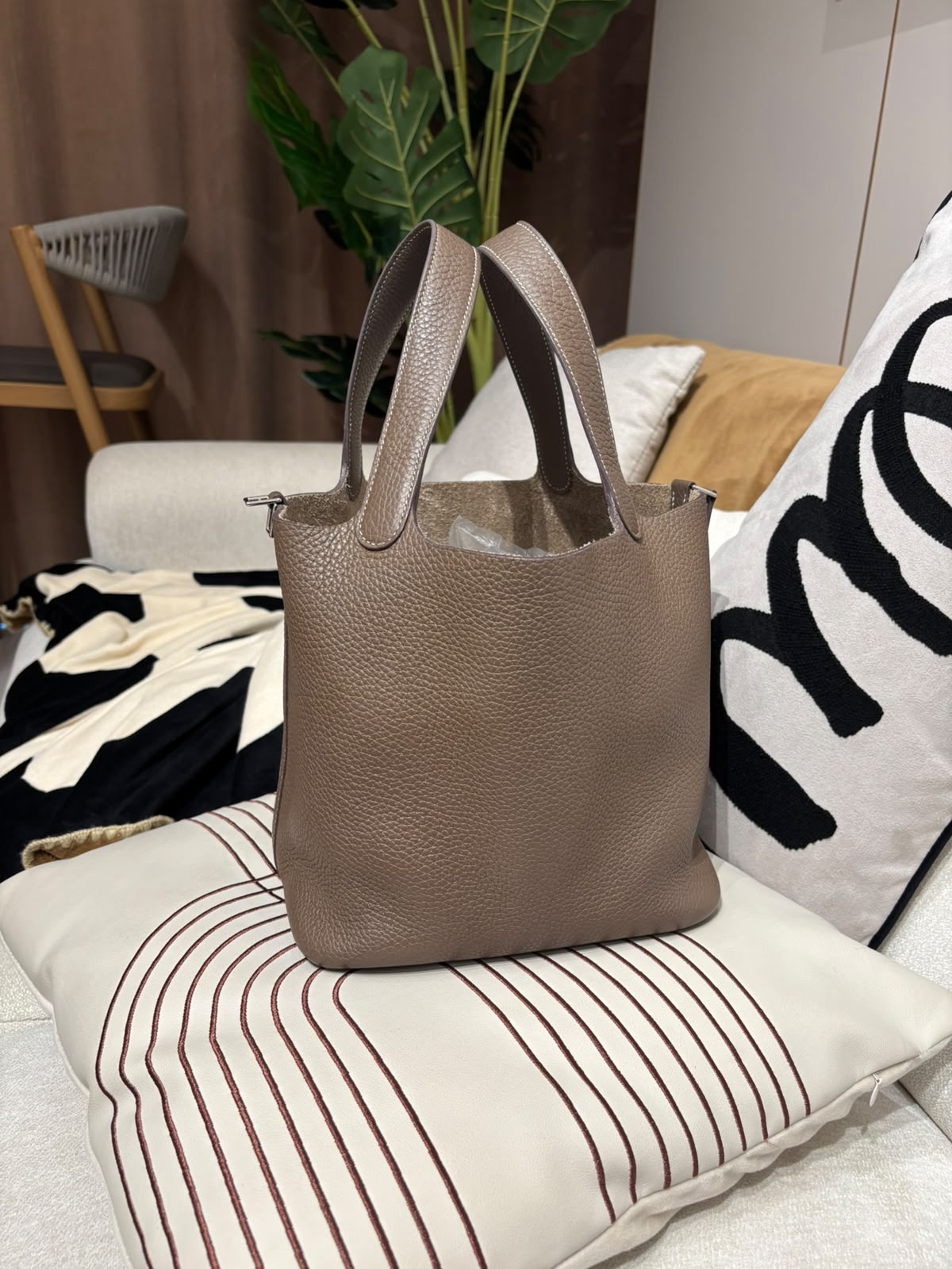 Hermes PICOTIN 22 STAMP Y 大象灰銀扣 100%Authentic, 98%New ✅收據✅key lock✅ 塵袋