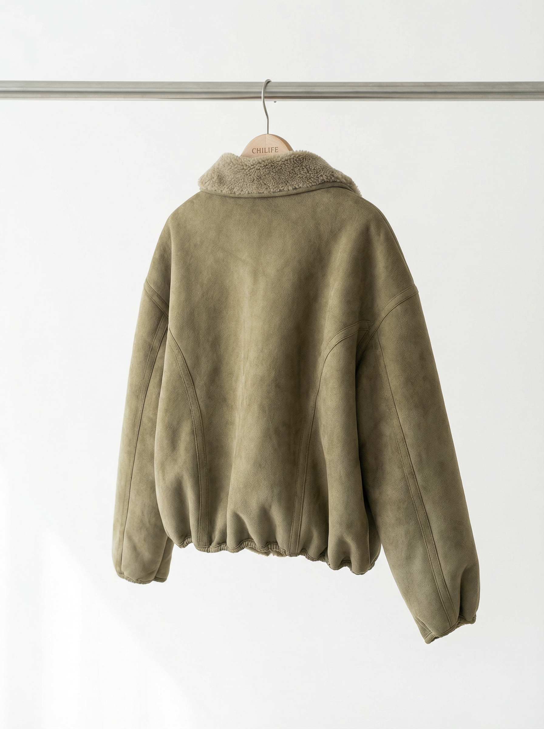 卡其色麂皮毛領短版飛行夾克