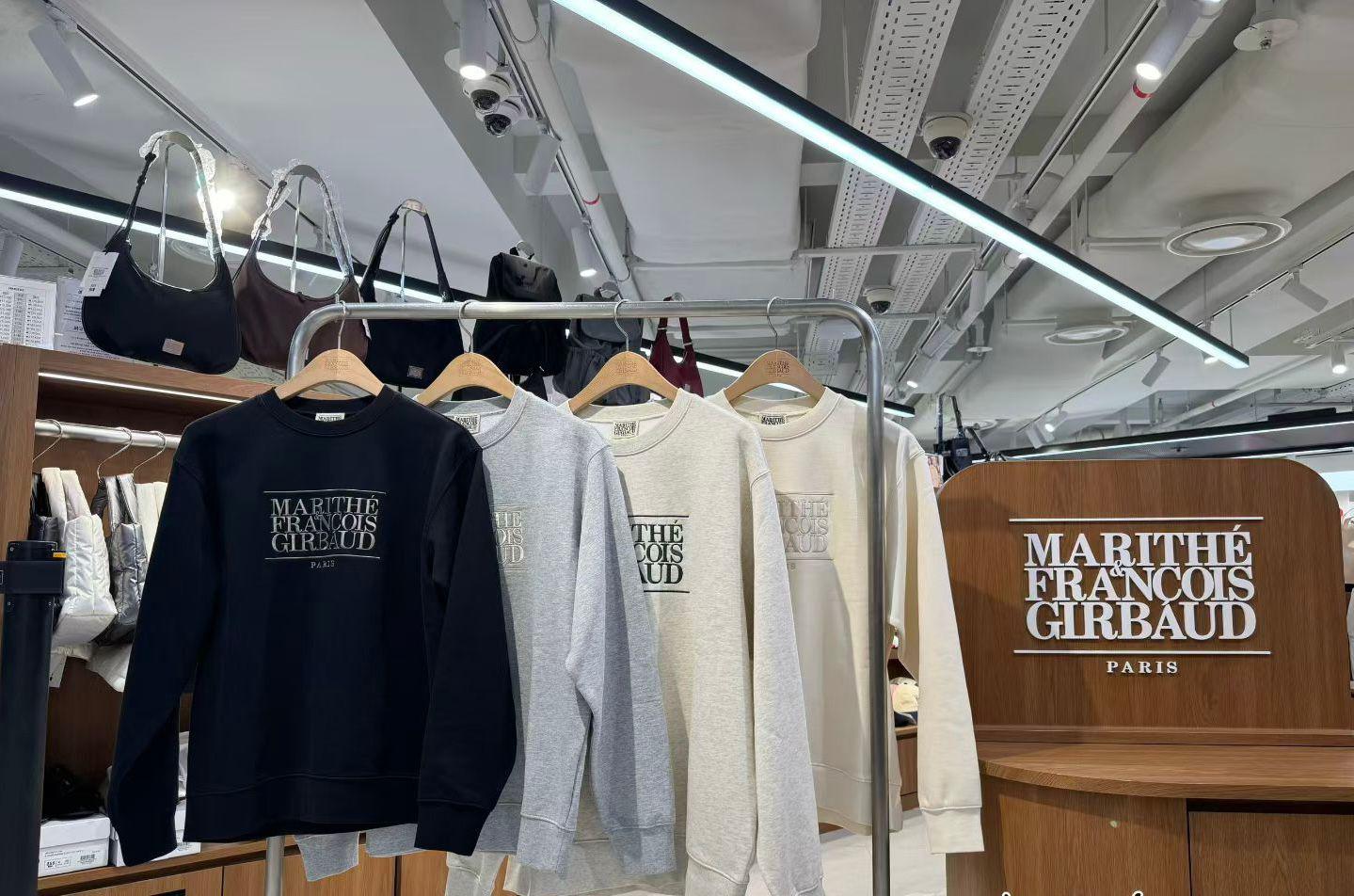 🇰🇷𝐌𝐚𝐫𝐢𝐭𝐡e圓領衛衣（加絨款）‼️ 男女同款 💕MFG45WSW201