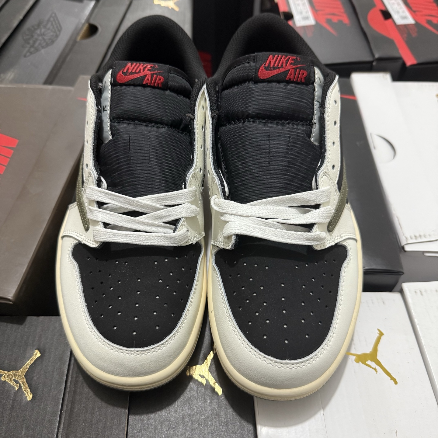 Travis Scott x Air Jordan 1 Low OG "Olive" DZ4137-106