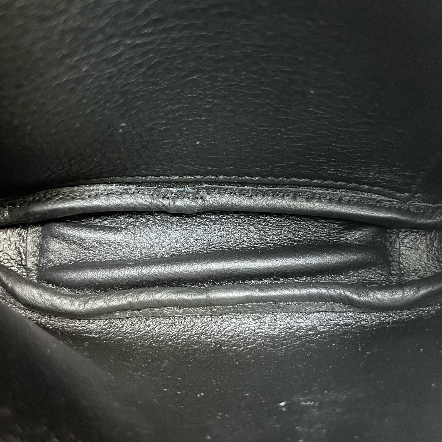 【預訂貨品】巴黎世家白色全皮相機包