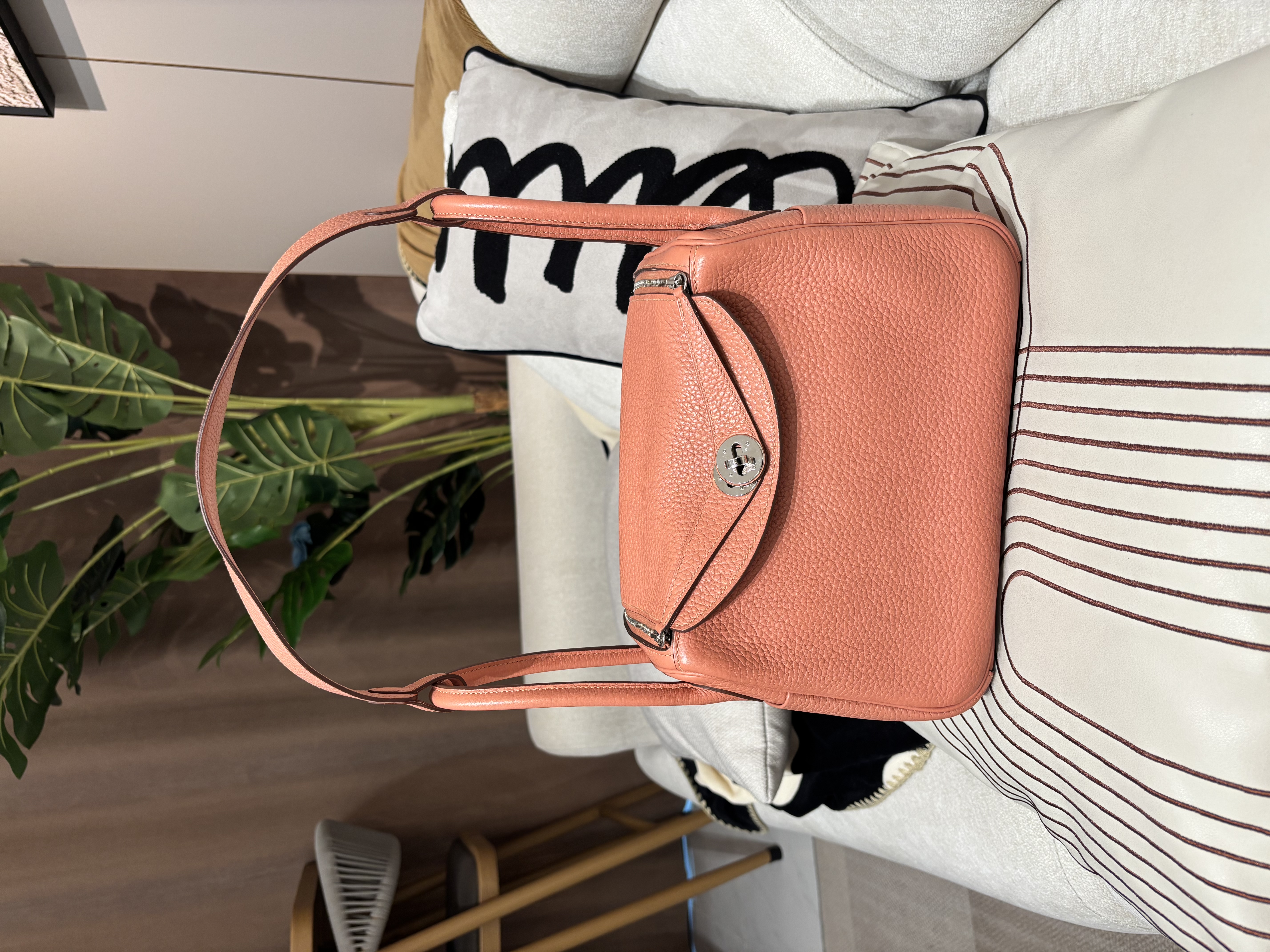 Hermes Lindy 26 Stamp [Q] 龍蝦粉銀扣100%Authentic, 95%New ✅Dust bag