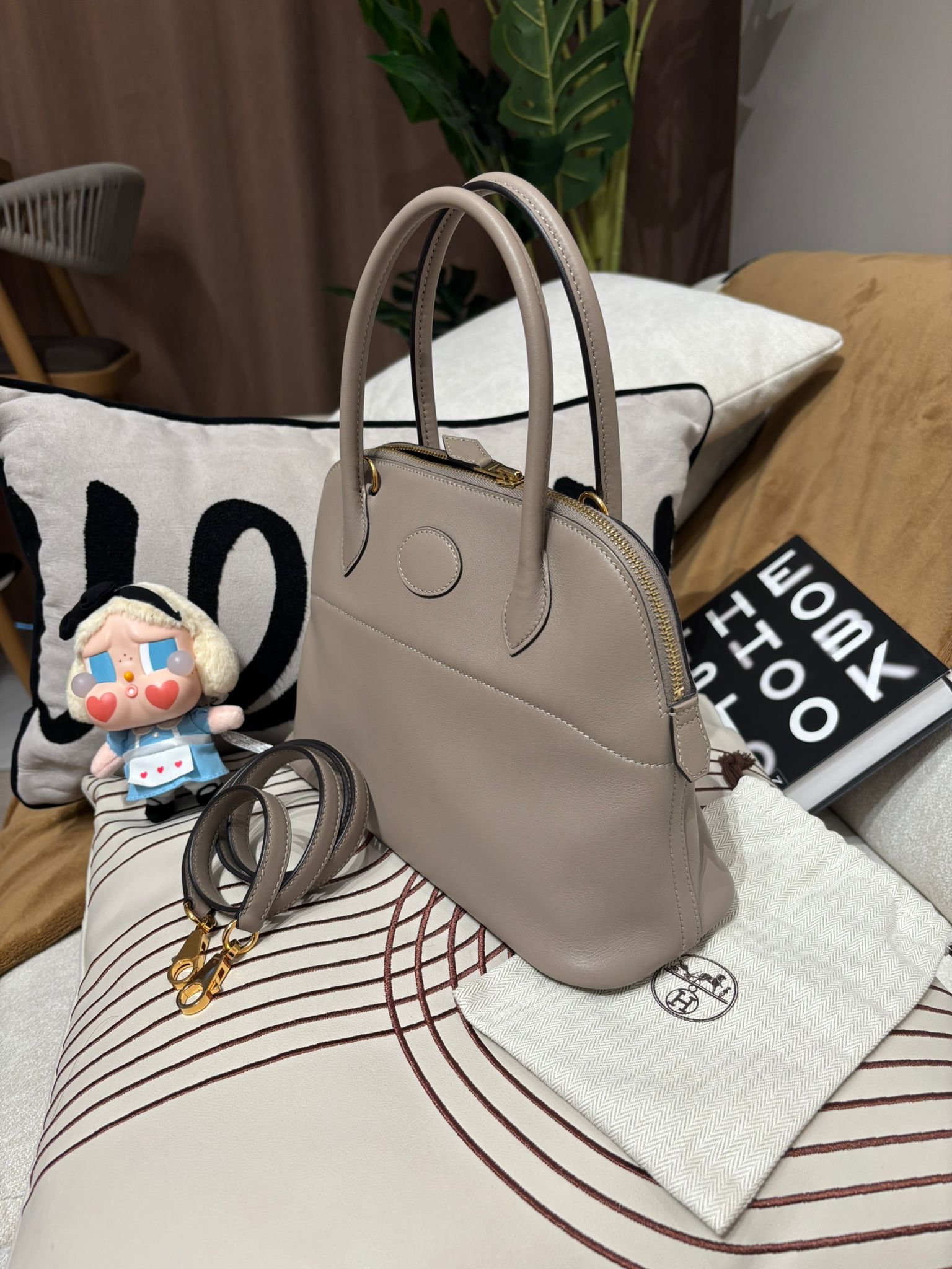 Hermes Bolide 27 Stamp A 銀行灰 100%Authentic, 98%New ✅Strap✅Dust bag