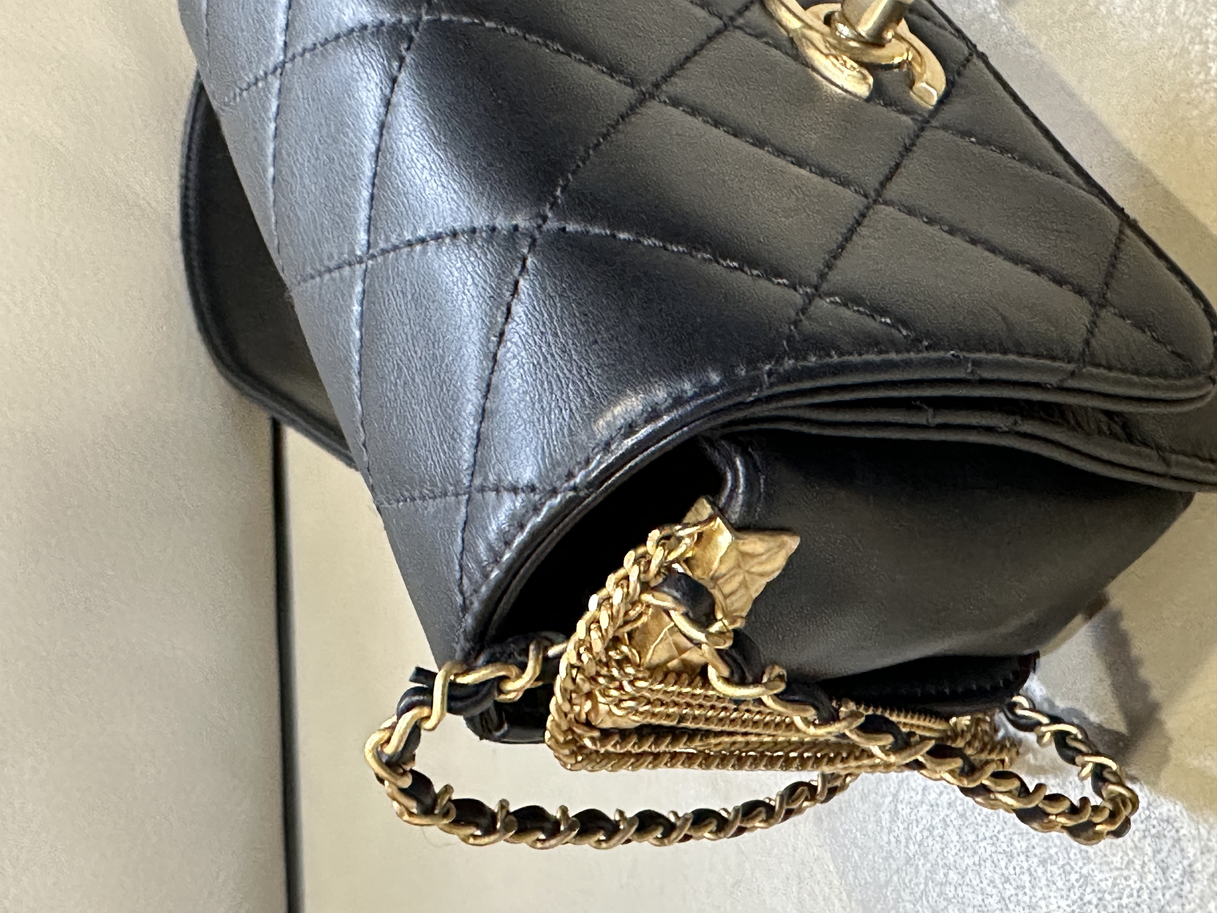 Pre-owned Chanel Quilted Lambskin Multiple Chain Flap Bag / Product Code: 25040506