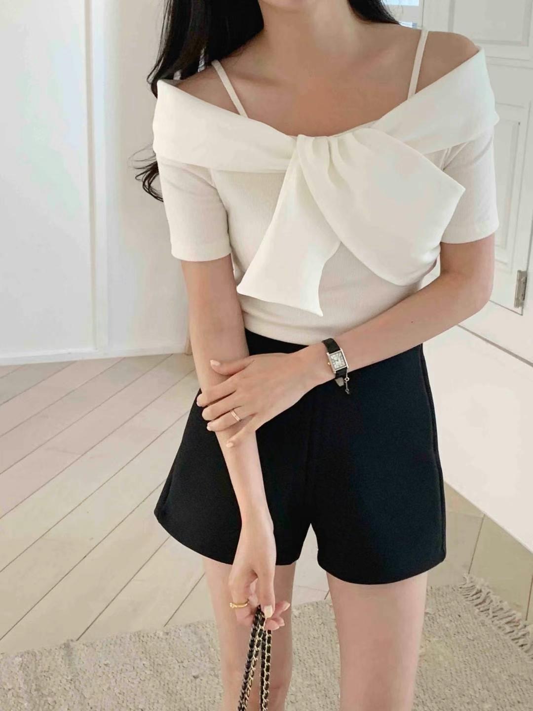 ♥︎ Pearly Ribbon One-shoulder Top