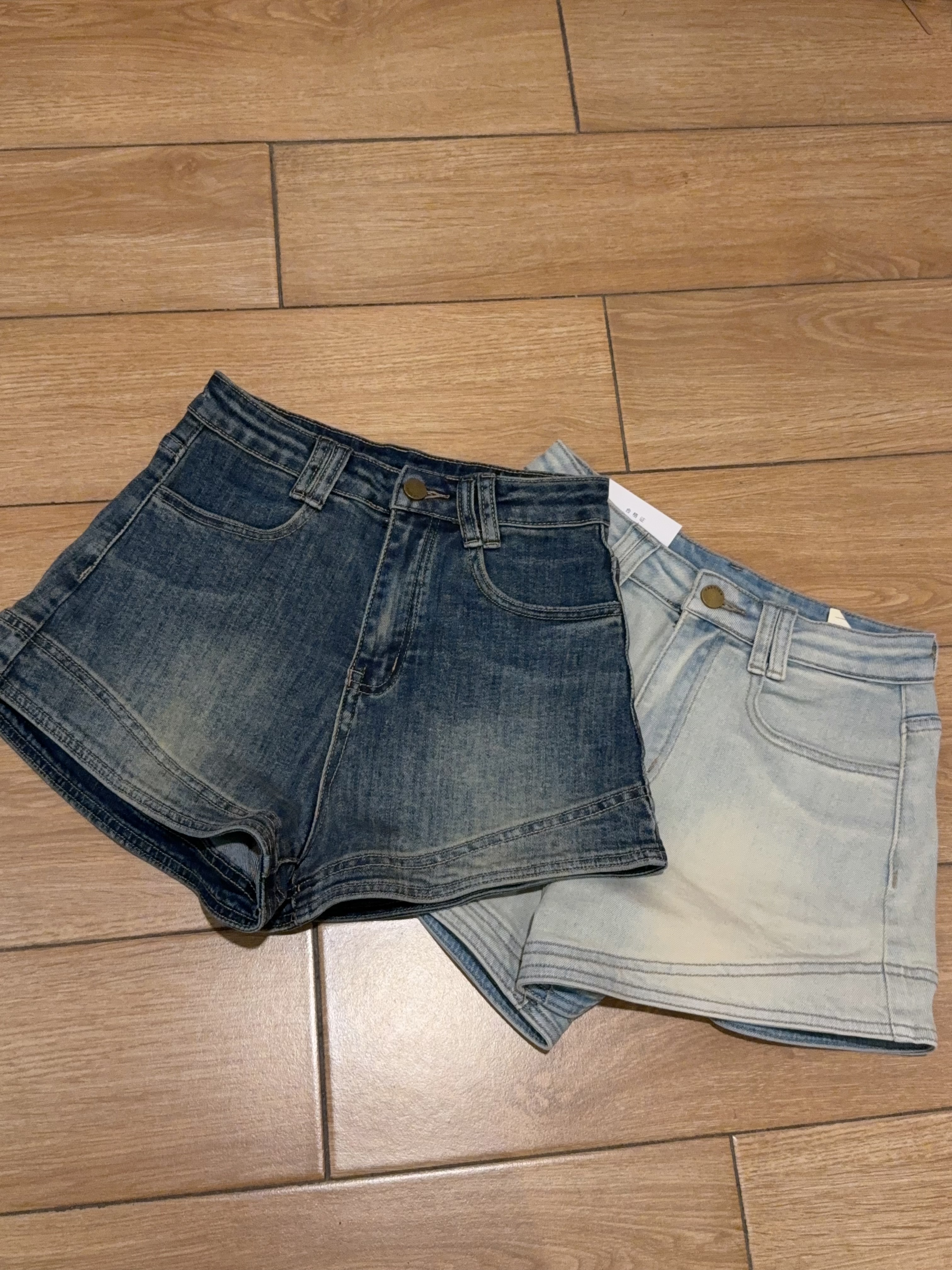 水洗辣妹风阔腿牛仔短裤R2985