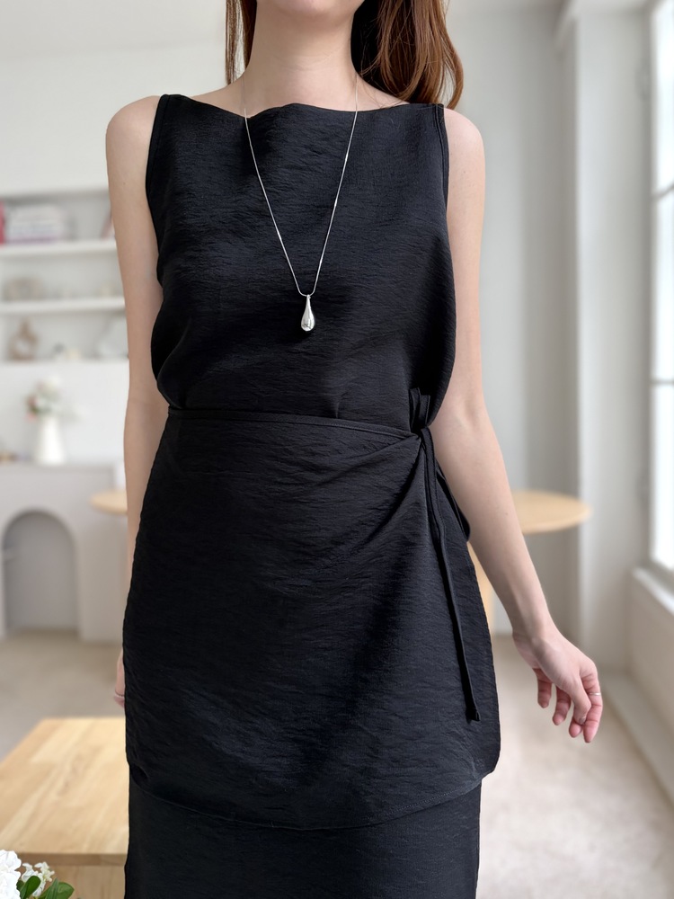 Boat Neck Layered Dress (Black)