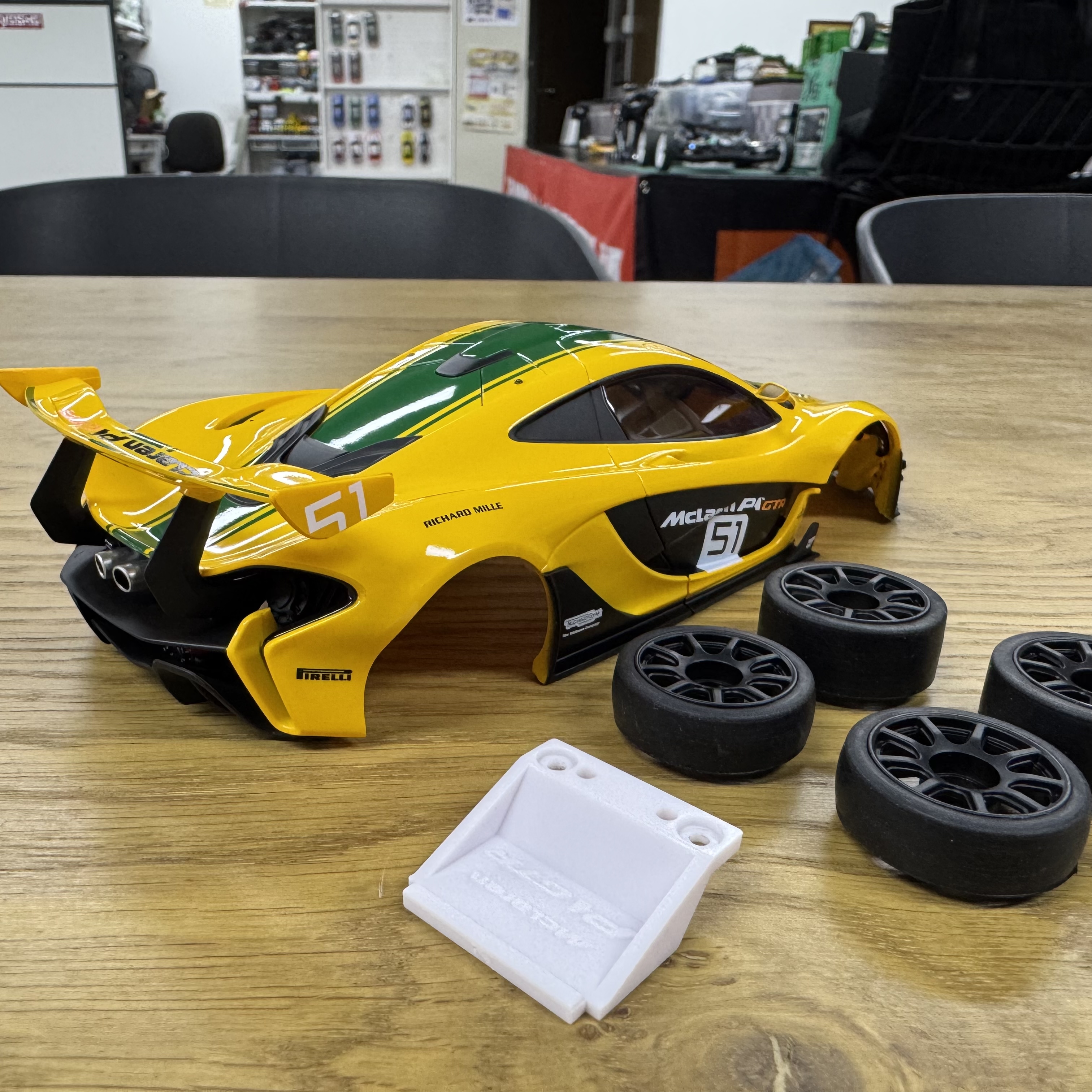 McLaren P1 GTR Yellow/Green 