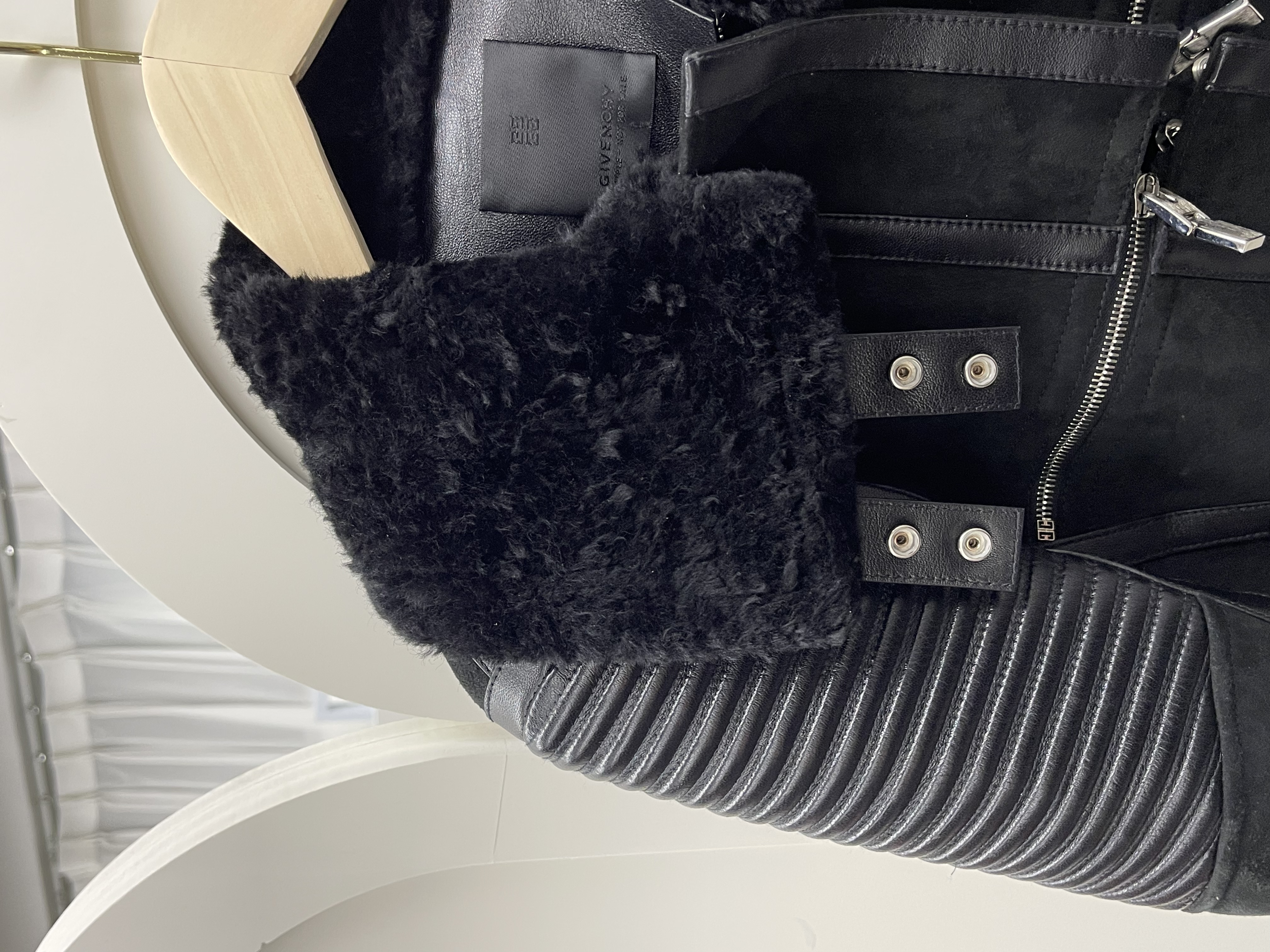 Pre-owned Givenchy jacket/ Product Code: 26012606