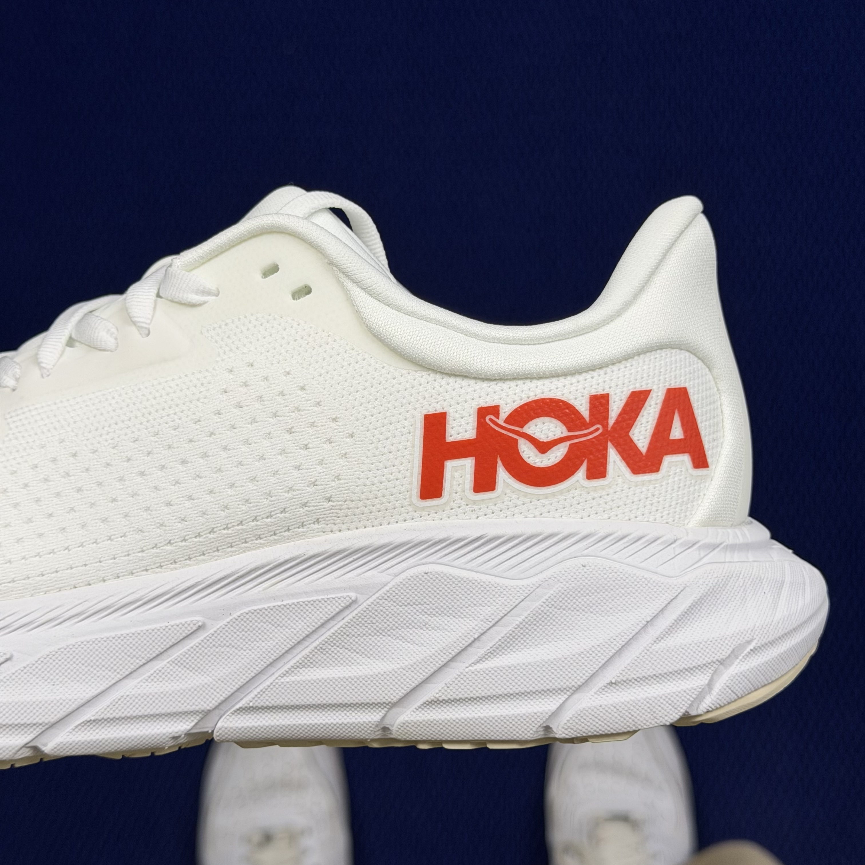 Hoka One One Arahi 7