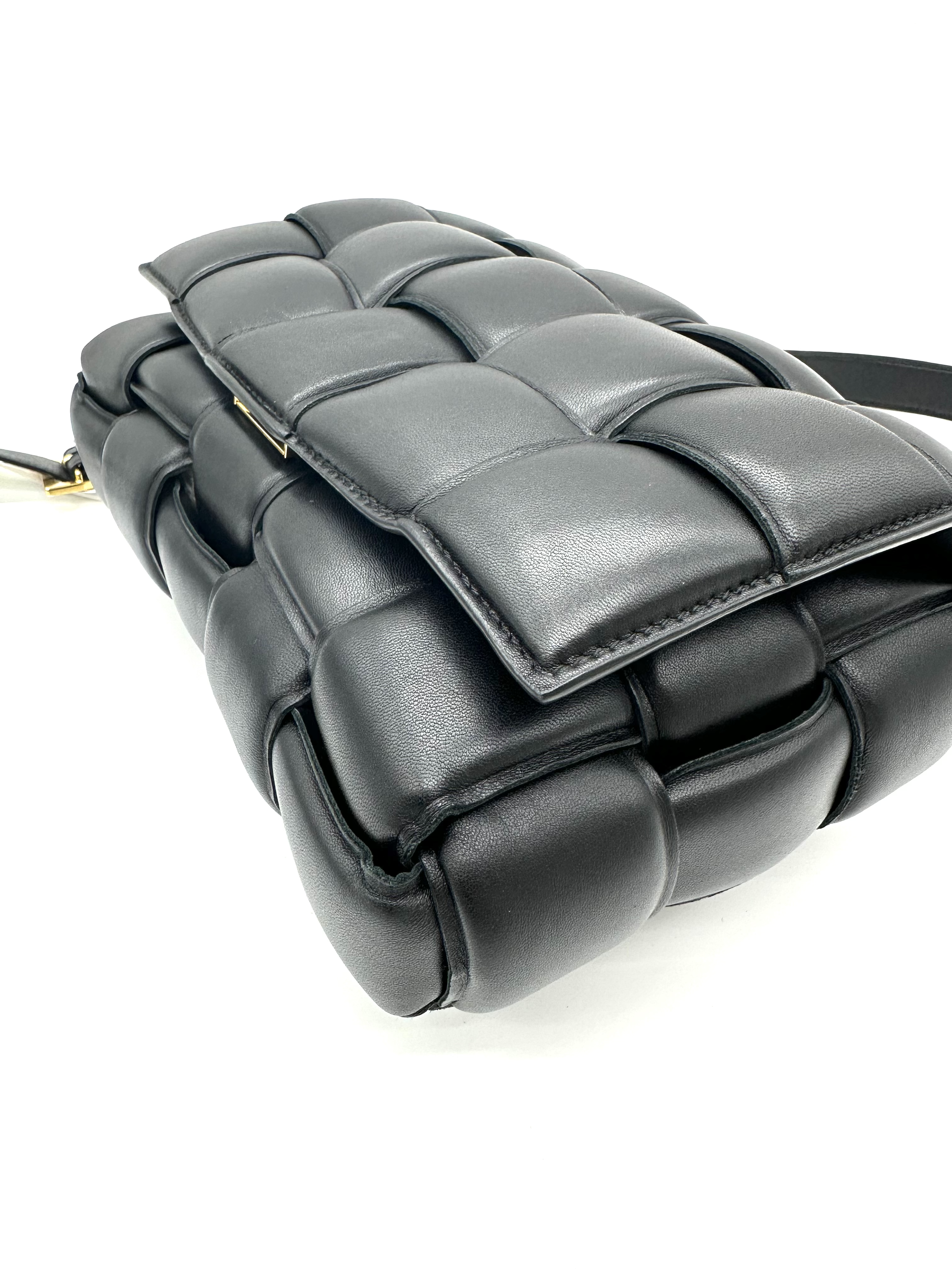 Pre-owned Bottega Veneta Padded Cassette bag/ Product Code: 26031810