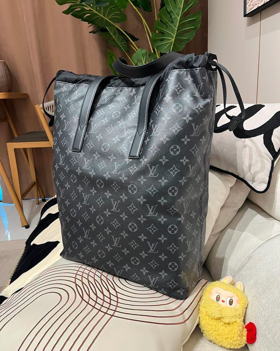 未使用品 Lv Cabas Light Tote Bag M44228 100%Authentic, Unused 未使用品 ✅NFC ✅Pouch✅Dust bag