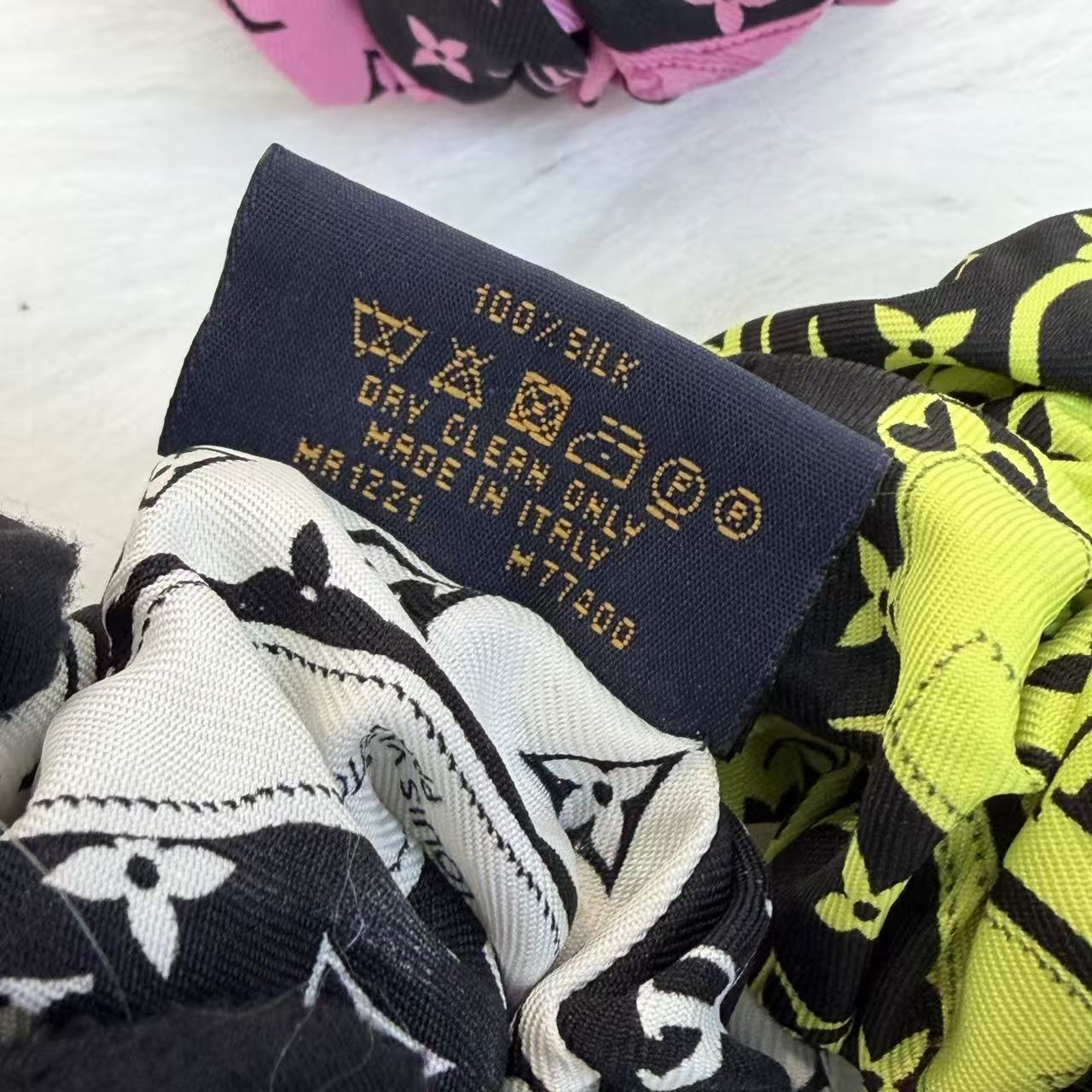 LV絲質地髮圈 三個裝超抵價❣️