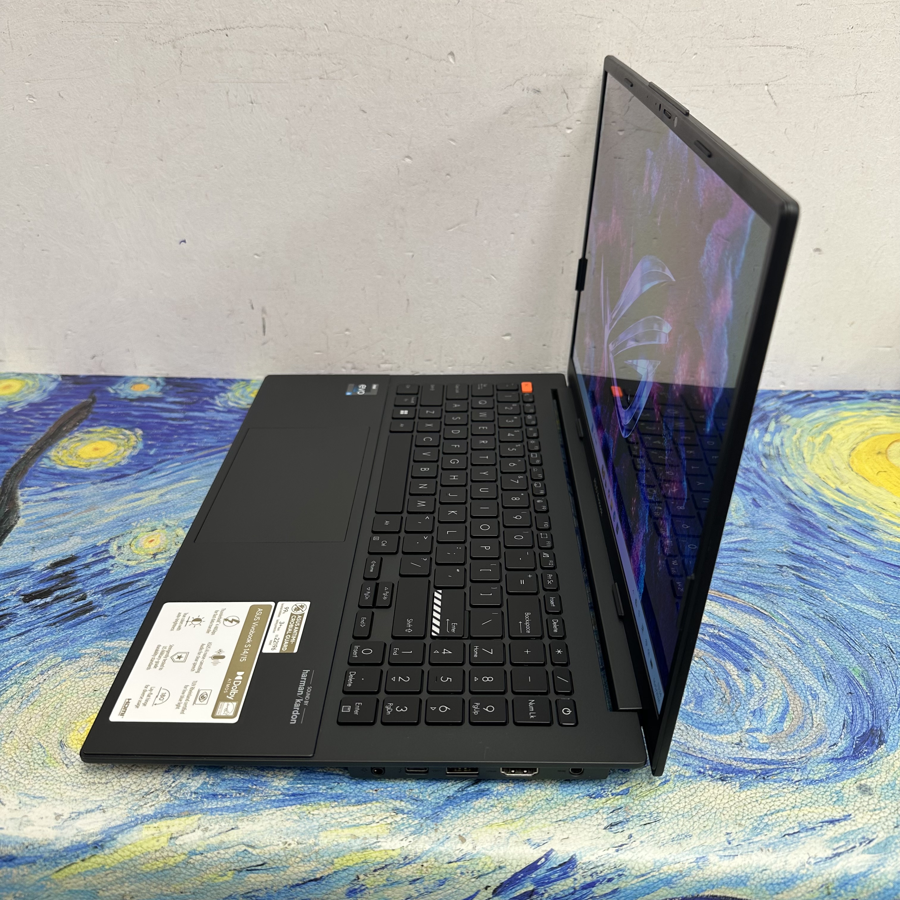 #5878 ASUS VivoBook i5-13500H /16GB Ram/512GB SSD/黑色機身 / Laptop / Notebook / 文書 / PC / Movie / Netflix /15吋 / Office / Win11 /