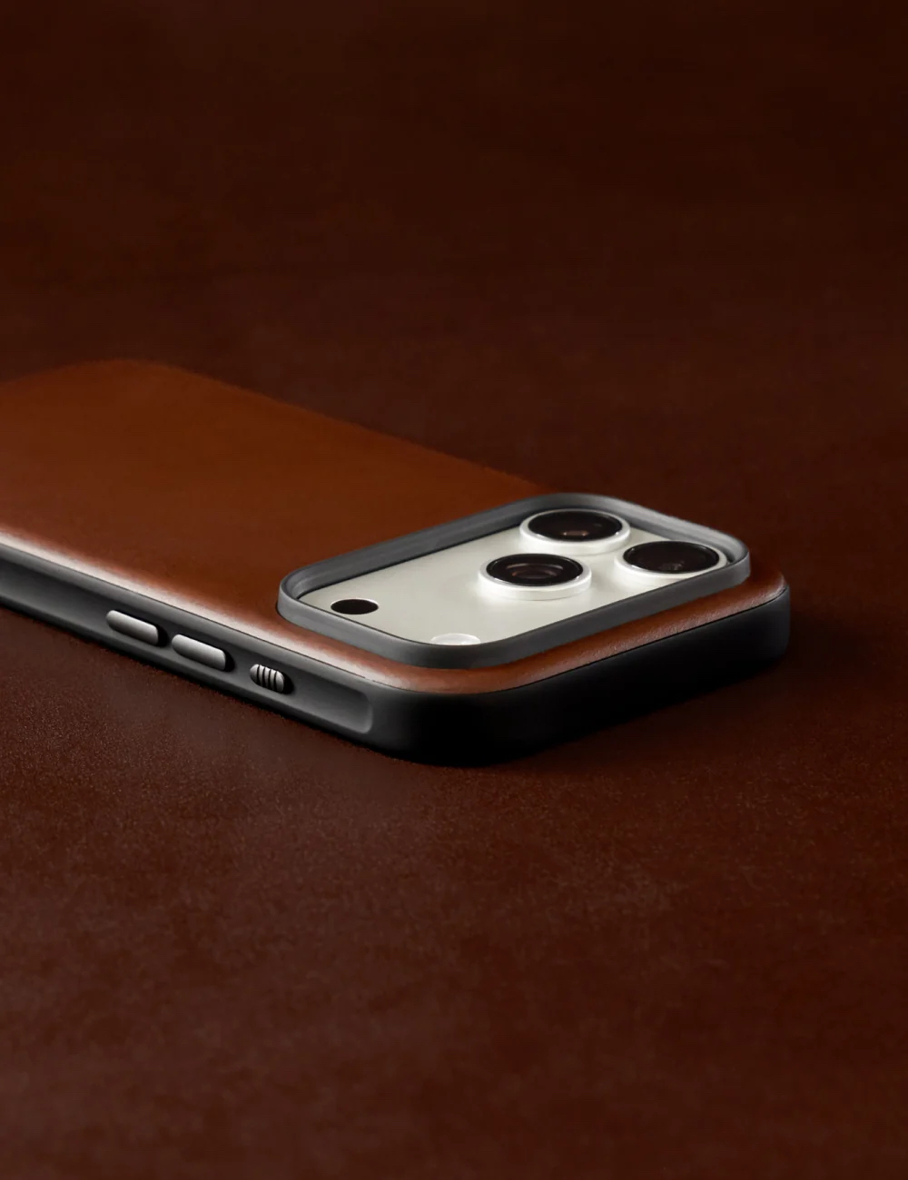 Nomad Modern Leather (Horween)Case For iPhone18/17Pro系列