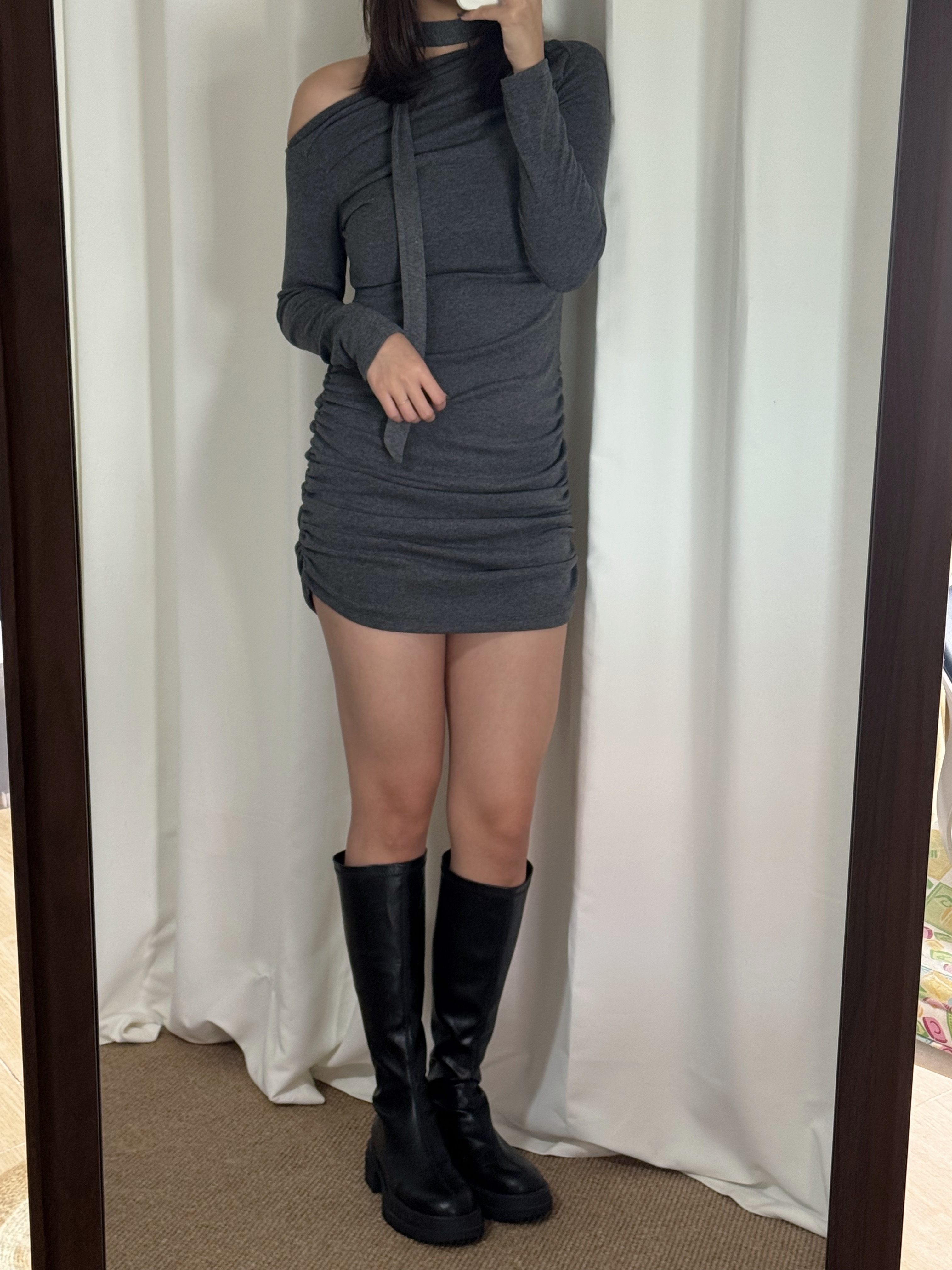 仙氣垂褶斜膊頸帶連身裙(四色入)