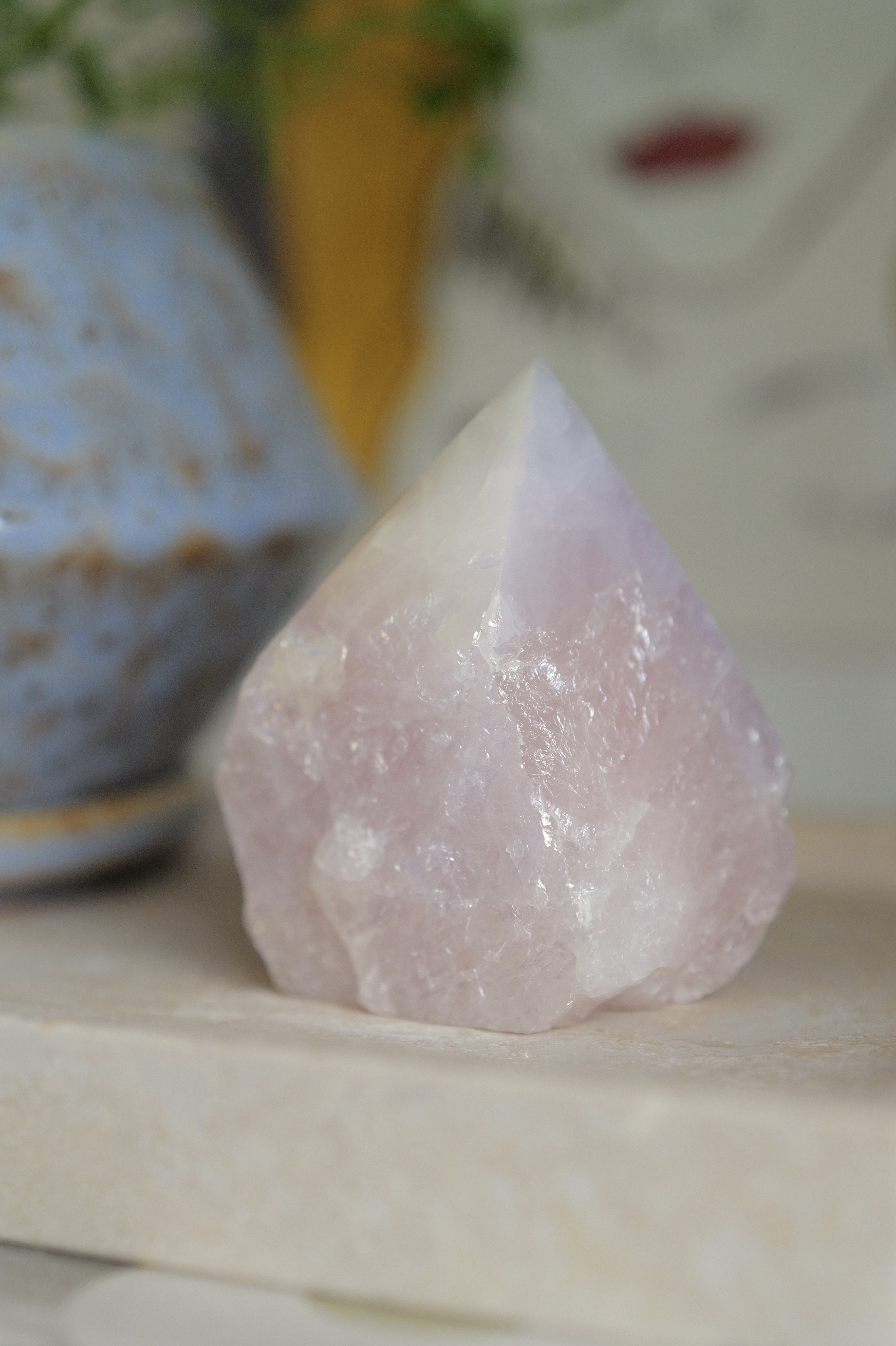 ༒6.9cm Aura粉水晶金字塔尖六角柱擺件༒ RQ*8039C20-RA30*222