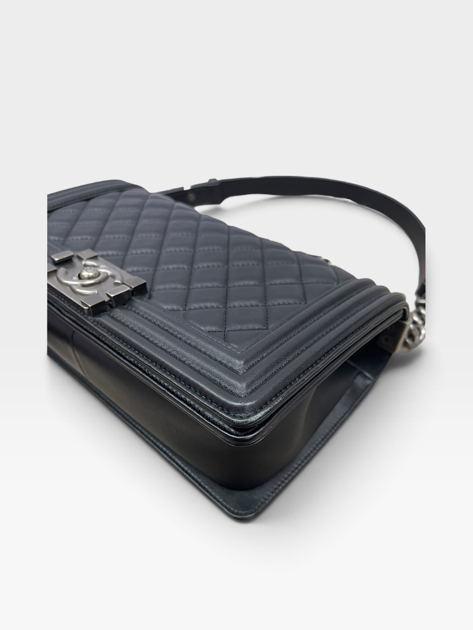 Pre-Owned CHANEL Boy Chanel / Product Code:  102808