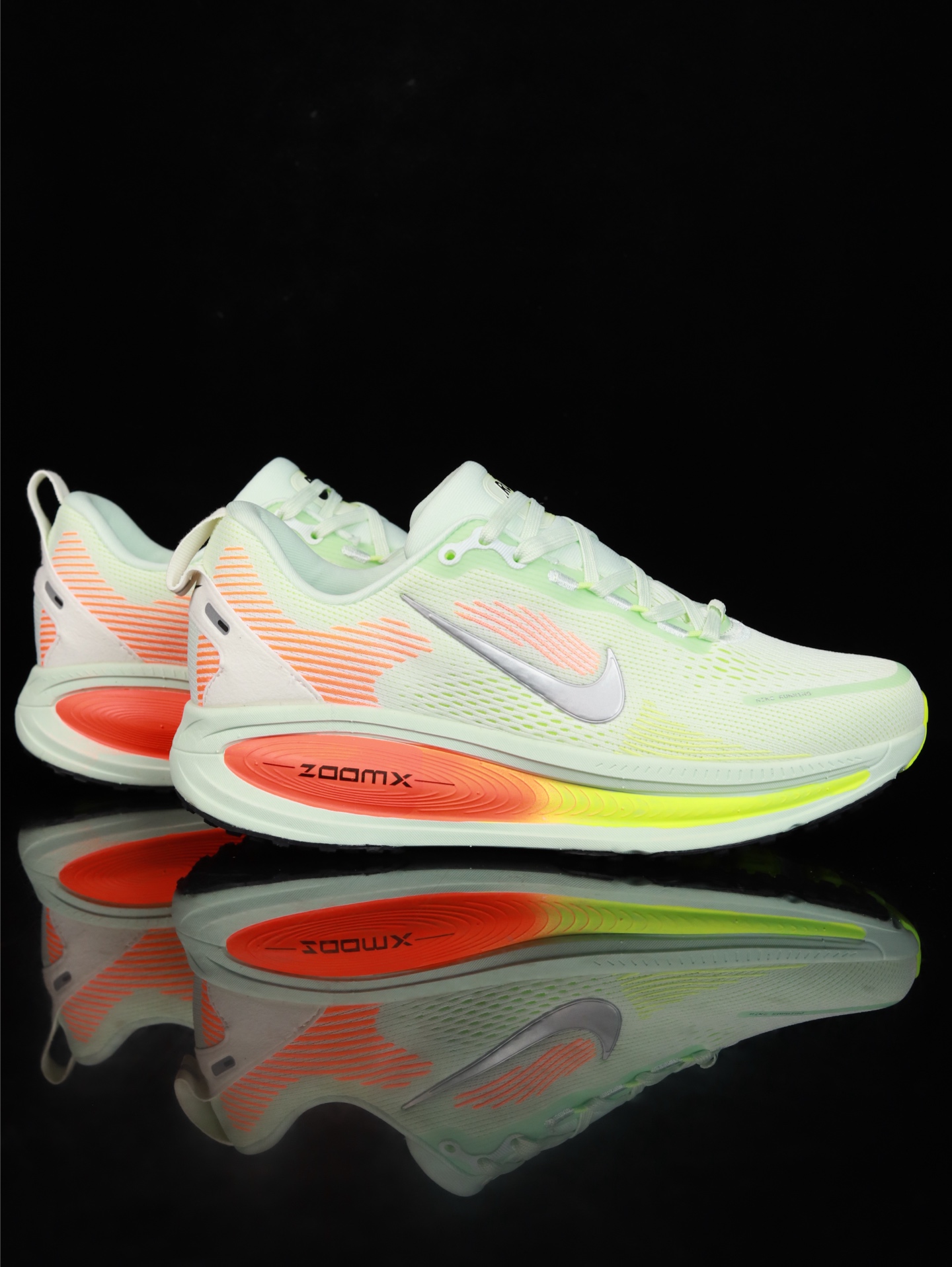 Nike Vomero 18 HM6803-300