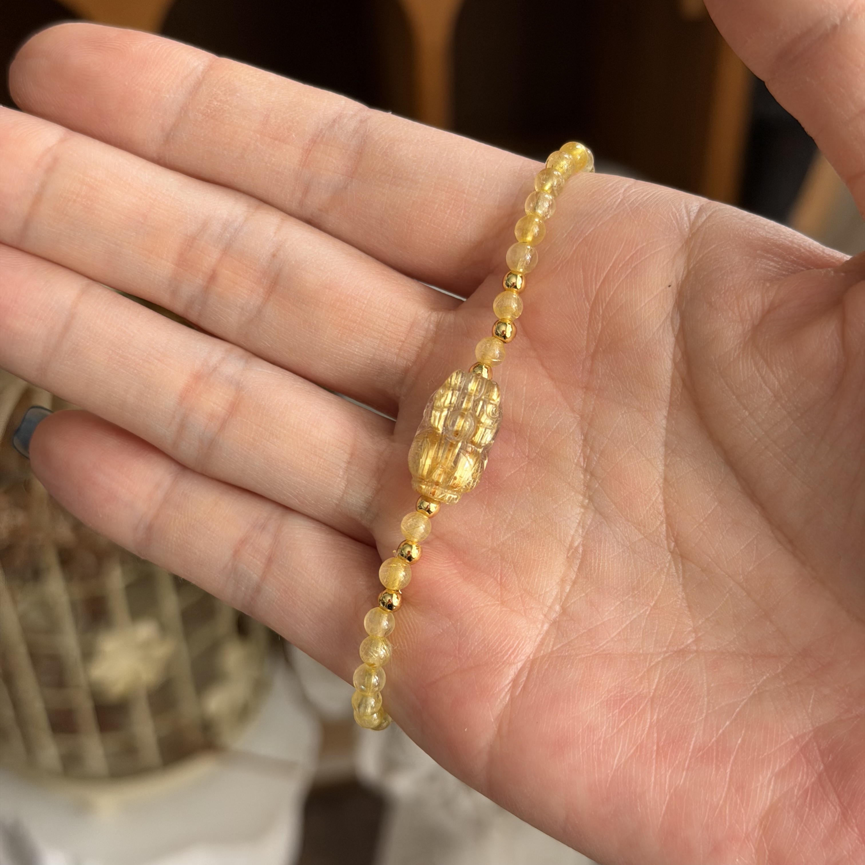  金鈦晶貔貅襯𝟯𝗺𝗺金髮晶手串