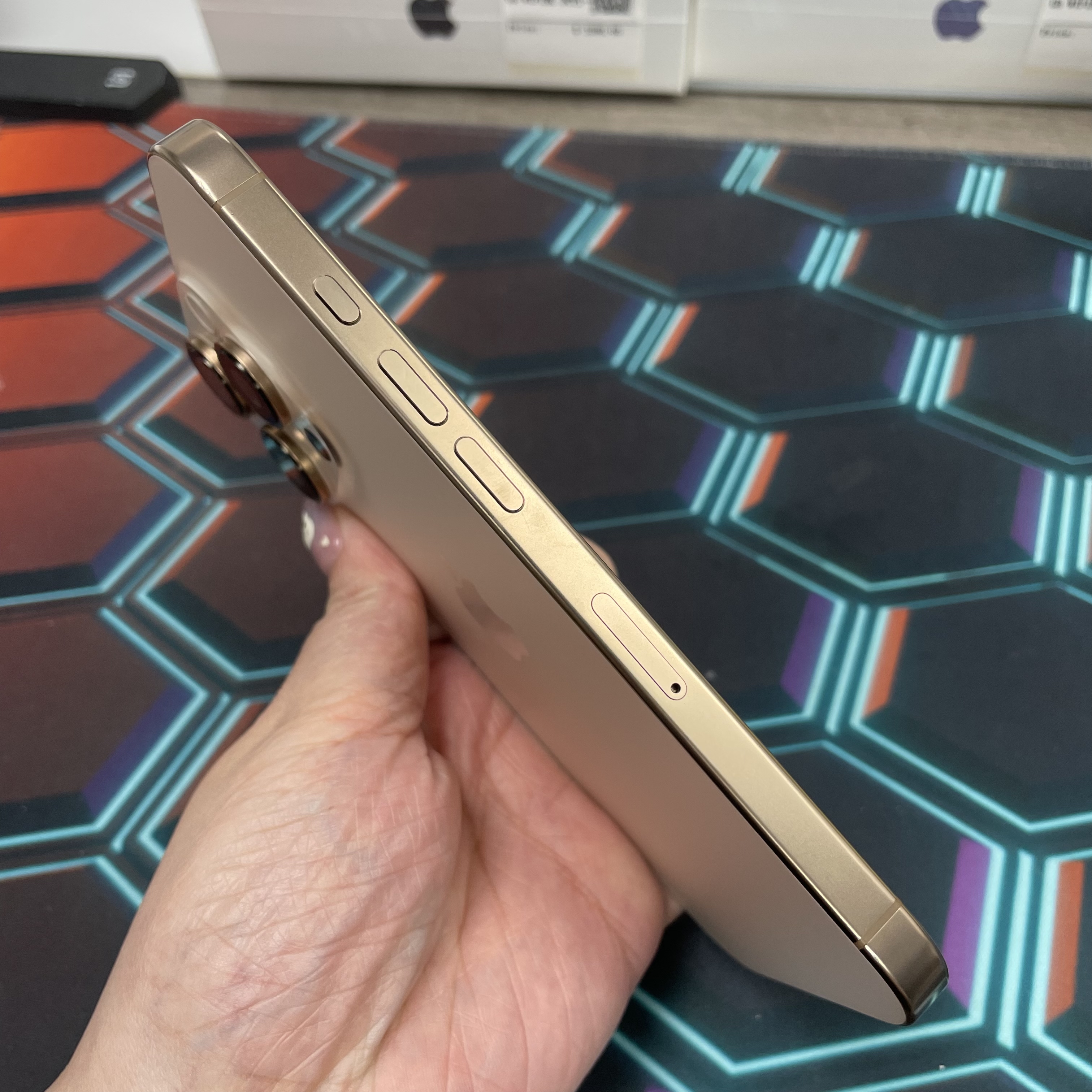 *6752 16 Pro 超靚機 256GB 電89 沙色 gold