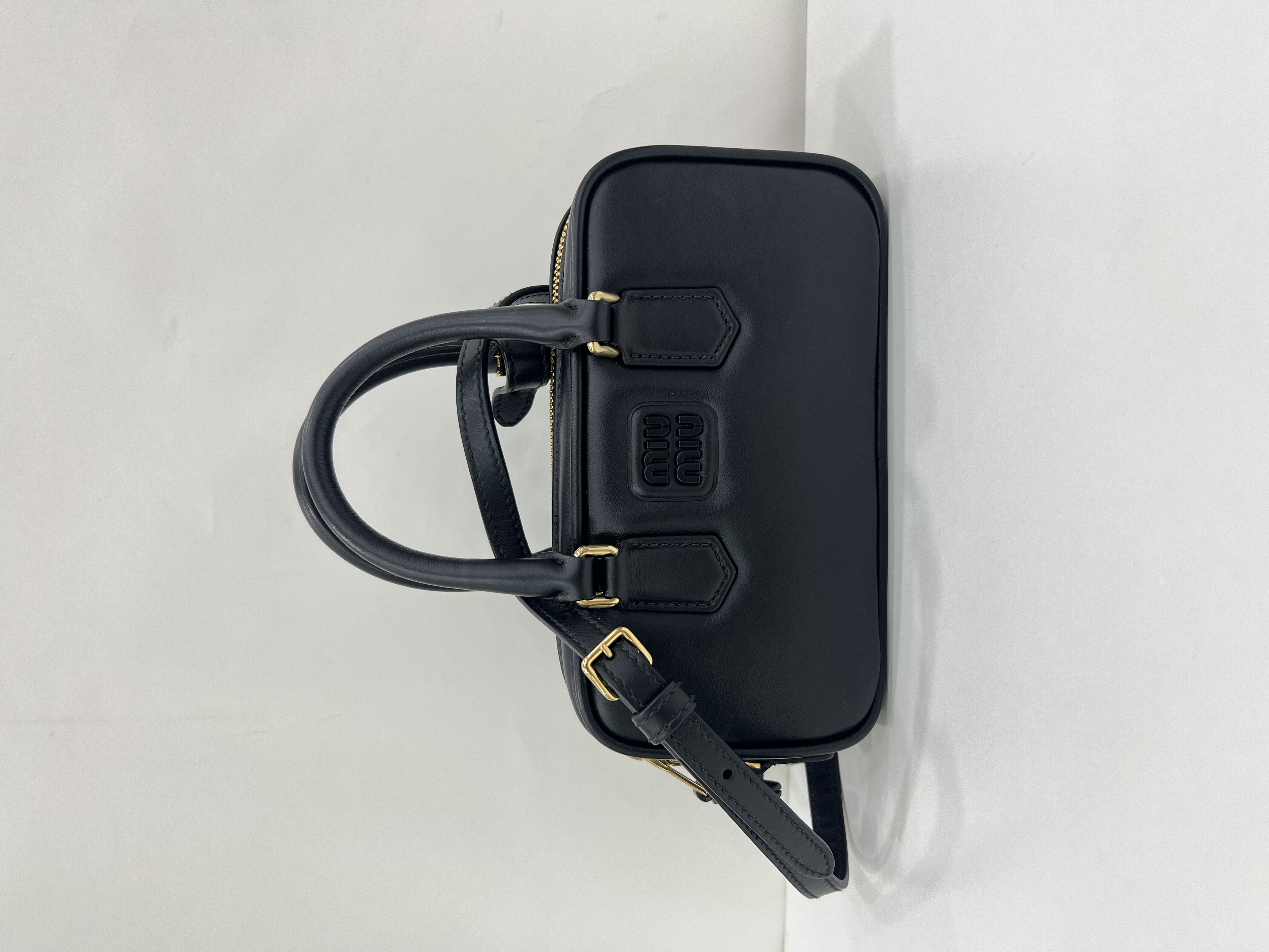 直播貨品 |  [1個-$100 2個-$300］E34