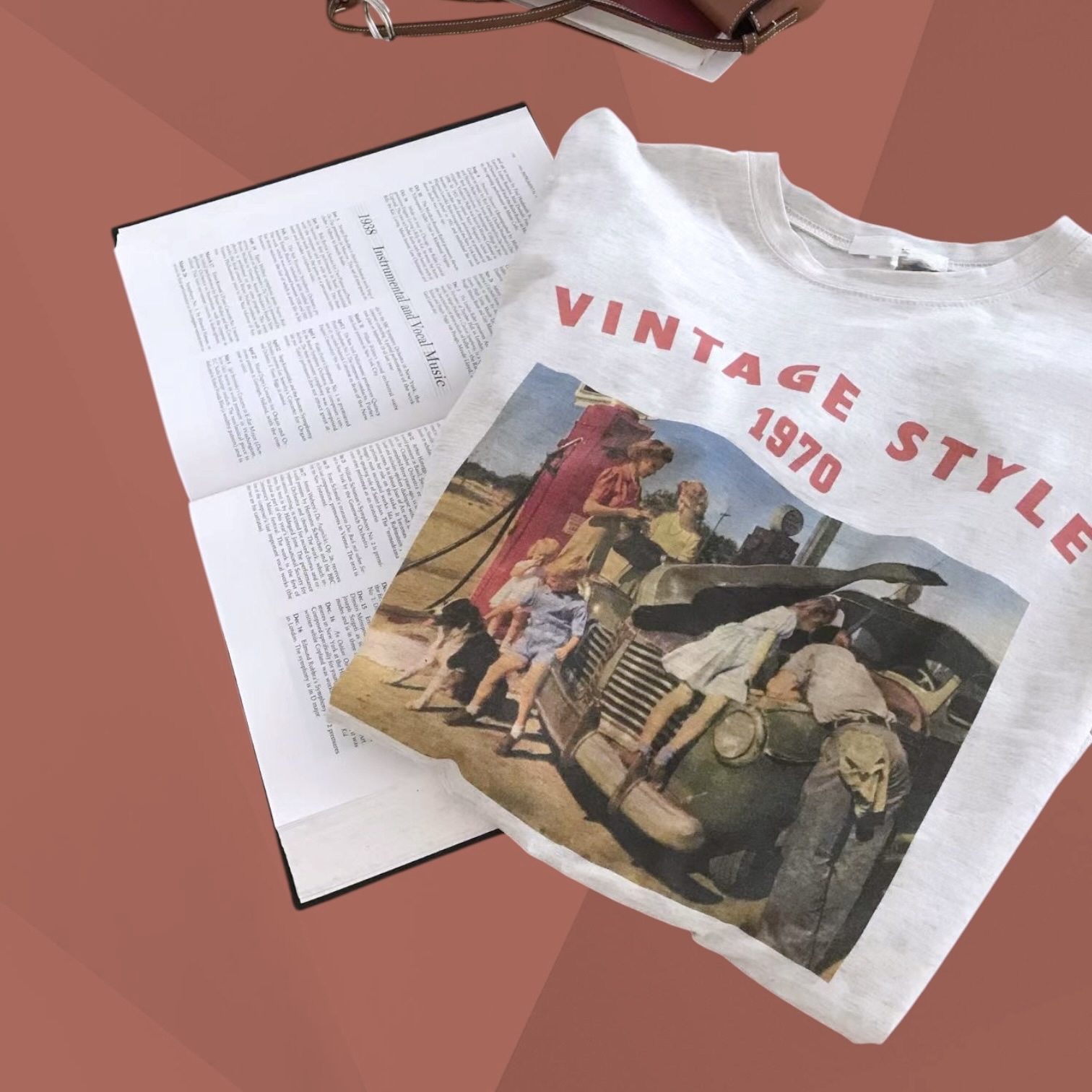 221232 1970 Tee