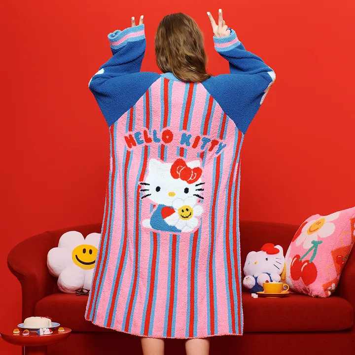 [Wiggle Wiggle x Sanrio] Lounge Robe - Hello Kitty & Smile We Love