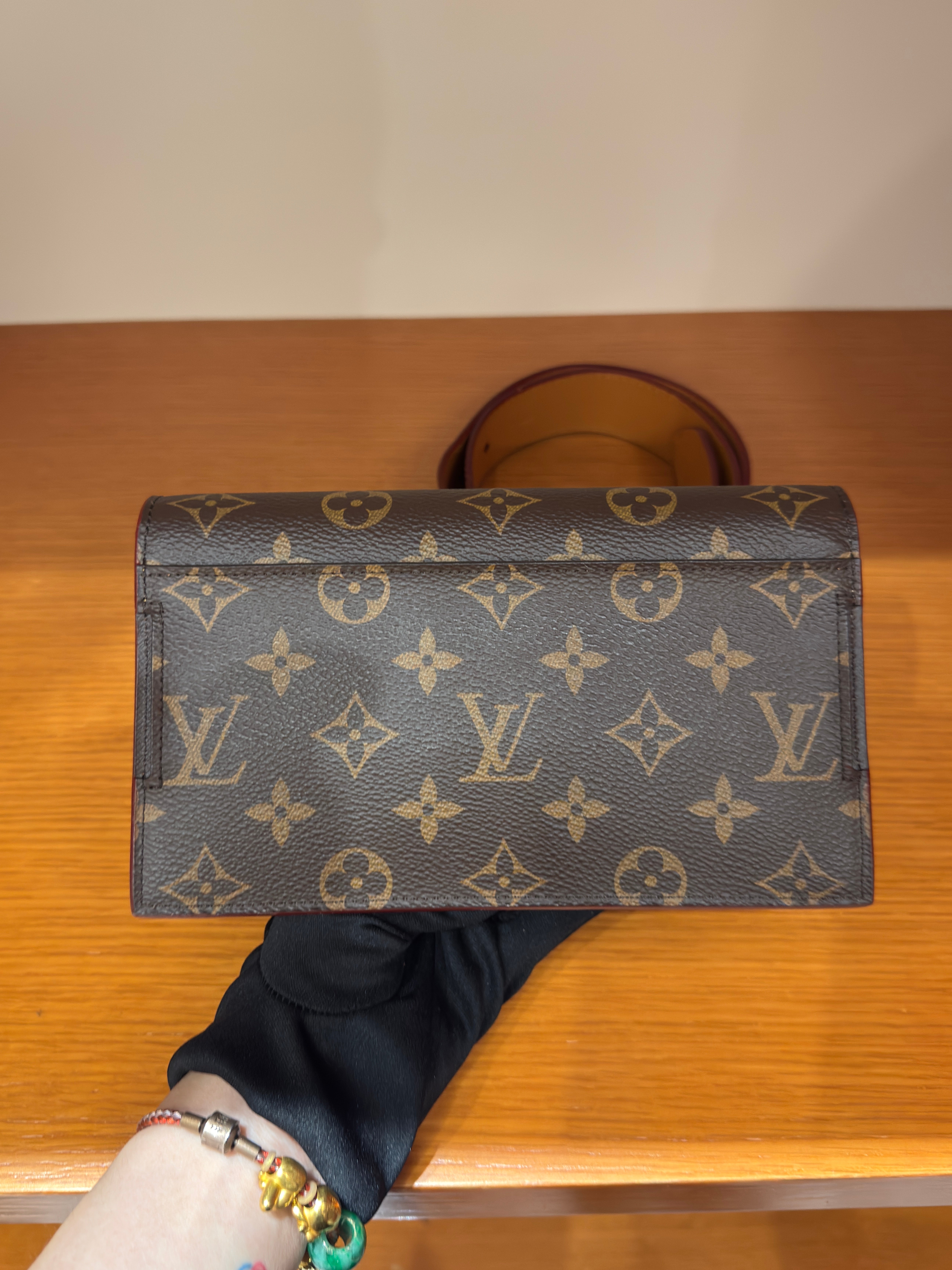 直播貨品 |  [1個-$100 2個-$300］HH09